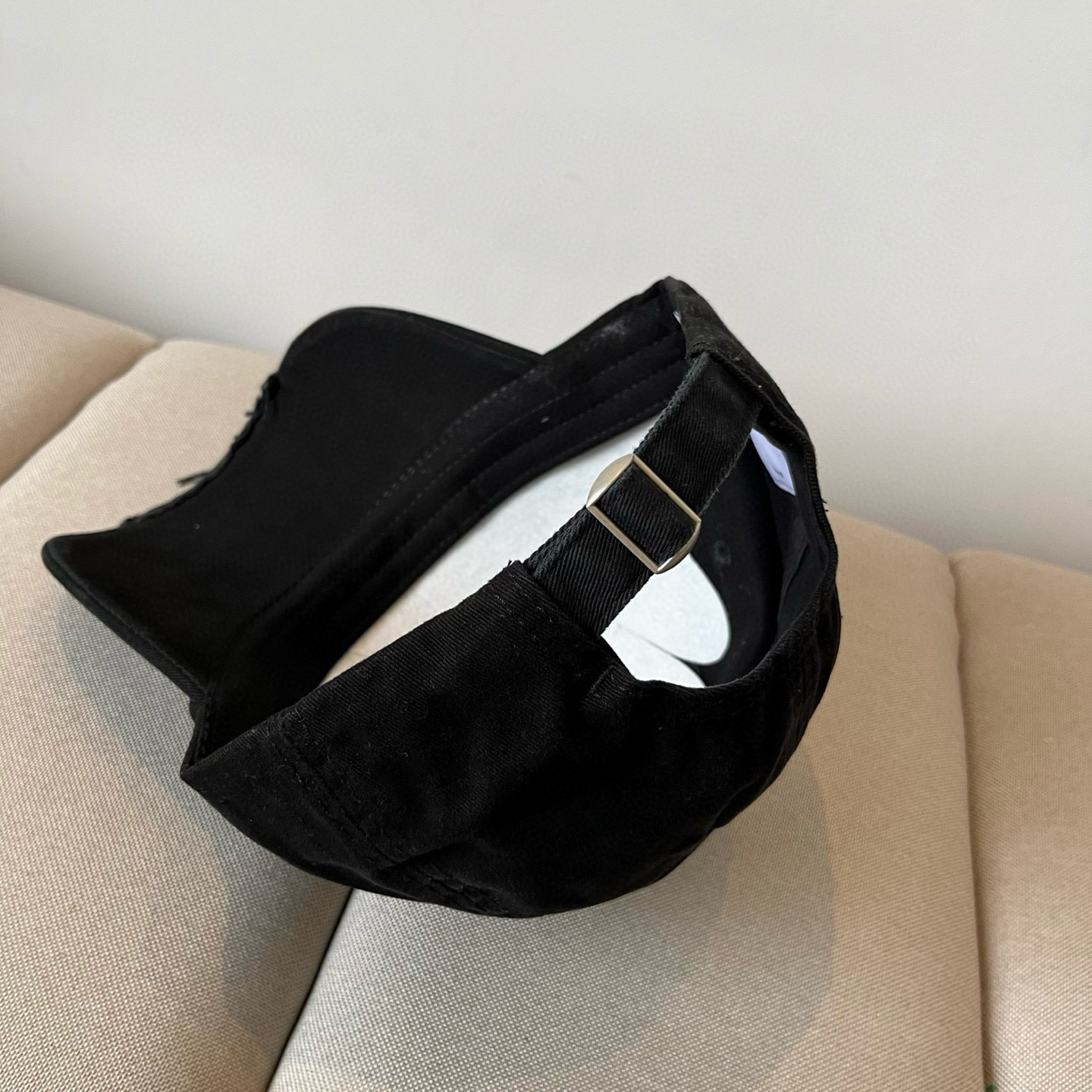 Loewe P84: Original Design, Excellent Quality, External Line Locator for Low-Cost Air Travel - 图片 5