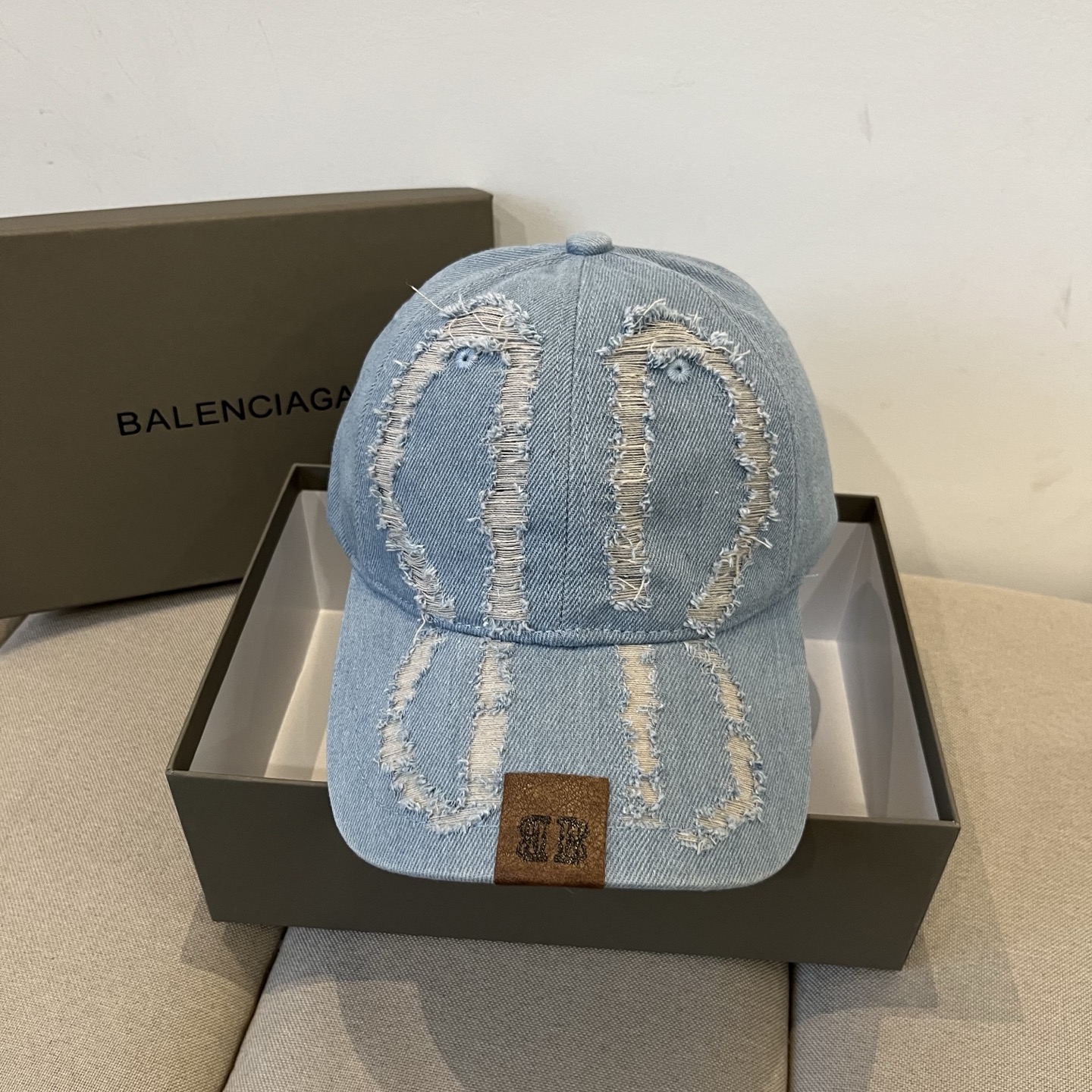 Balenciaga Paris Logo Cap: Cool Color, Unisex Style, First Batch Release - 图片 1