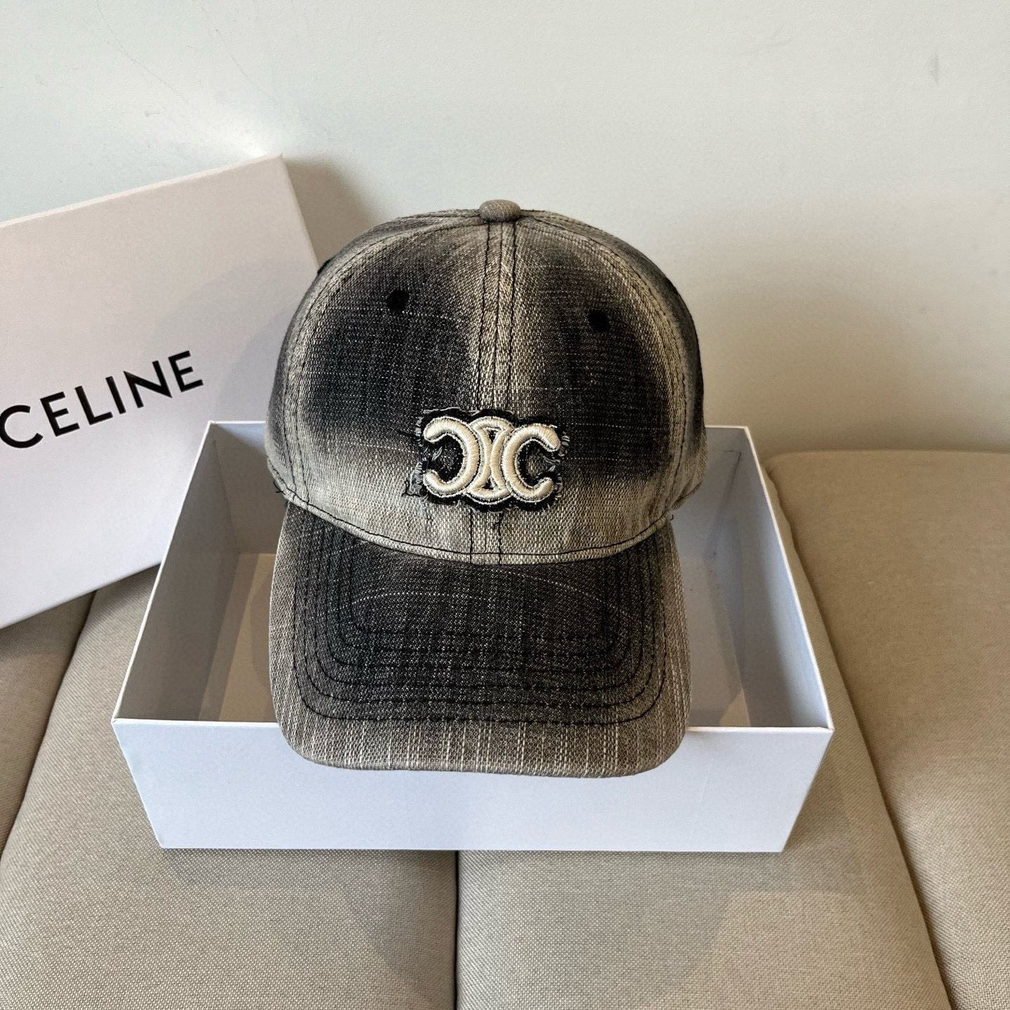 NO:224285,【CELINE】New classic casual trendy baseball cap Japanese and Korean style, any match is super good!  When traveling, you must buy a hat, straw hat, fisherman's hat, baseball hat, knit hat, hat, celine, celine, espadrilles, hats19860909【CELINE赛琳】新款经典休闲潮流款 棒球帽日韩风格,随便搭配都超好看！出门旅游,绝对要入手的一款帽子草帽渔夫帽棒球帽针织帽,帽子,celine,celine,espadrilles,hats,hat