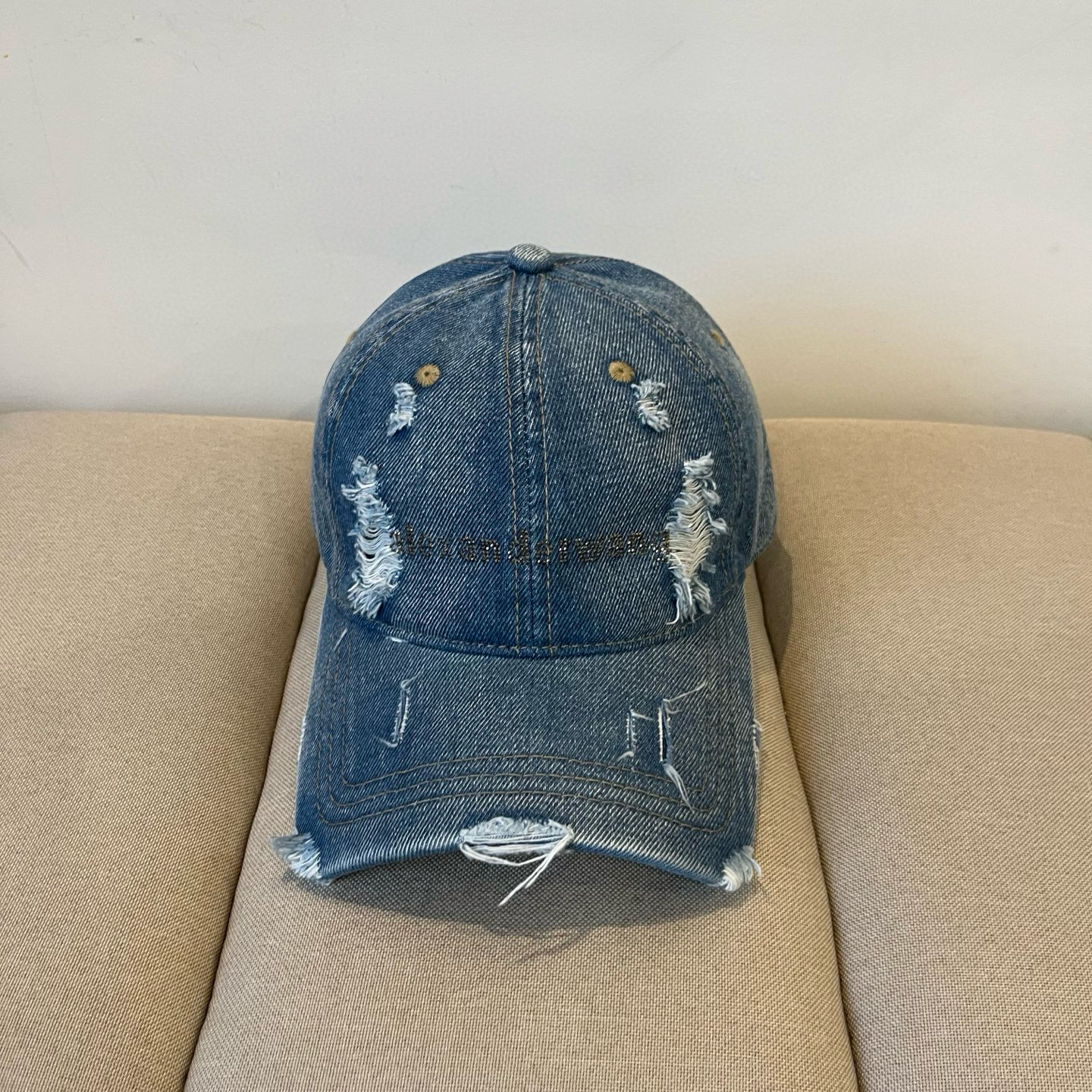 NO:224309,2025 Dawang's new baseball cap ripped baseball cap, a must-have for men and women in the spring, adjustable hat, straw hat, fisherman's hat, baseball cap knit hat, hat, alexander wang, espadrilles, hats198609092025 大王新款鸭舌帽 破洞棒球帽,开春必备男女通用 ,可调节帽子草帽渔夫帽棒球帽针织帽,帽子,alexander wang,espadrilles,hats,hat