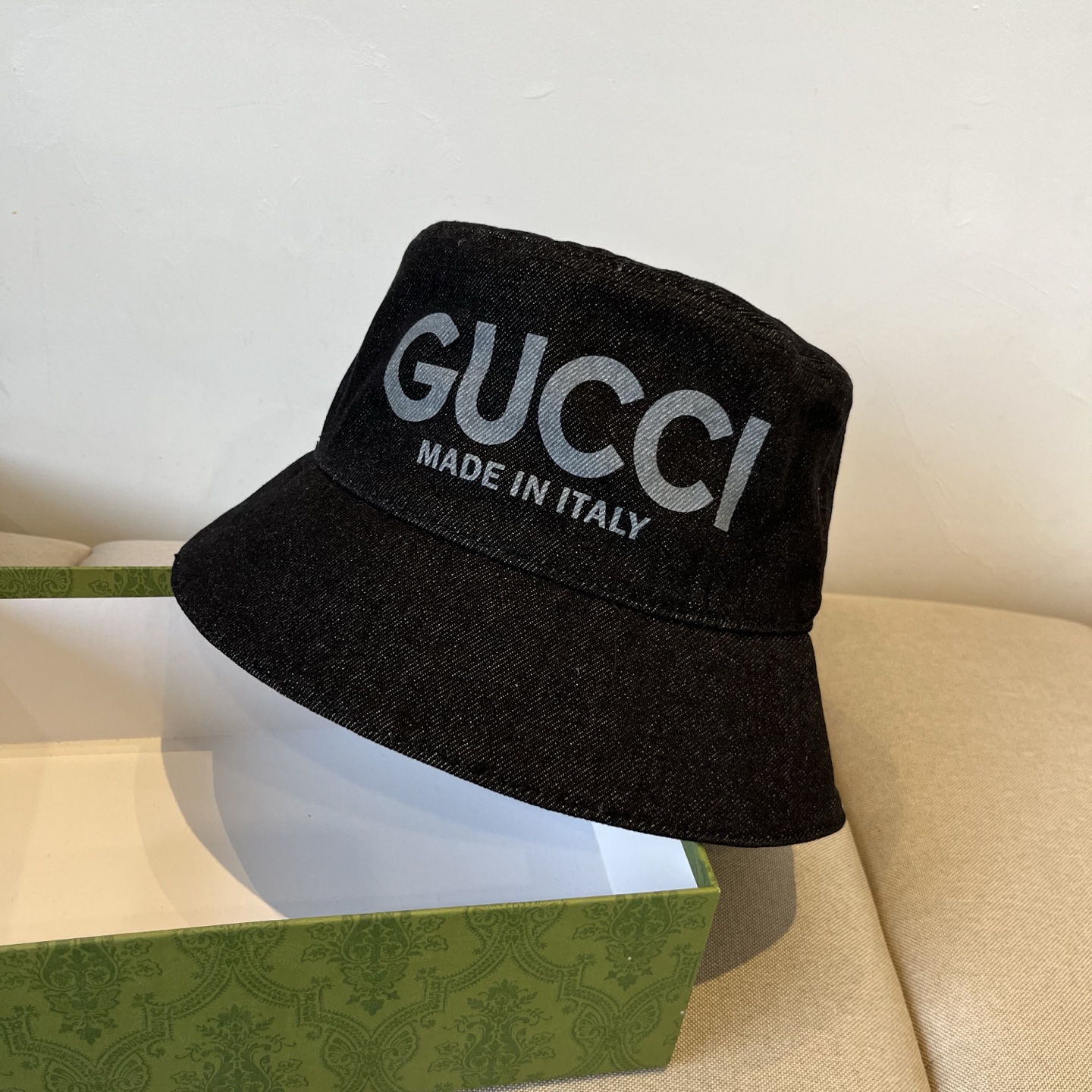 NO:224296,Guchi baseball hat GUCCI official website new product, fisherman hat The original list is coming with a hot quality, very exquisite craftsmanship, high-end and atmospheric!  Low-key luxury, easy to carry!  Run volume!  Hat Straw Hat Fisherman Hat Baseball Hat Knitted Hats, Hats, Gucci, espadrilles, Hats19860909古奇棒球帽GUCCI官网新品,渔夫帽 原单品质火爆来袭 工艺非常精美 高档大气上档次！低调奢华,方便携带！跑量！帽子草帽渔夫帽棒球帽针织帽,帽子,gucci,espadrilles,hats,hat