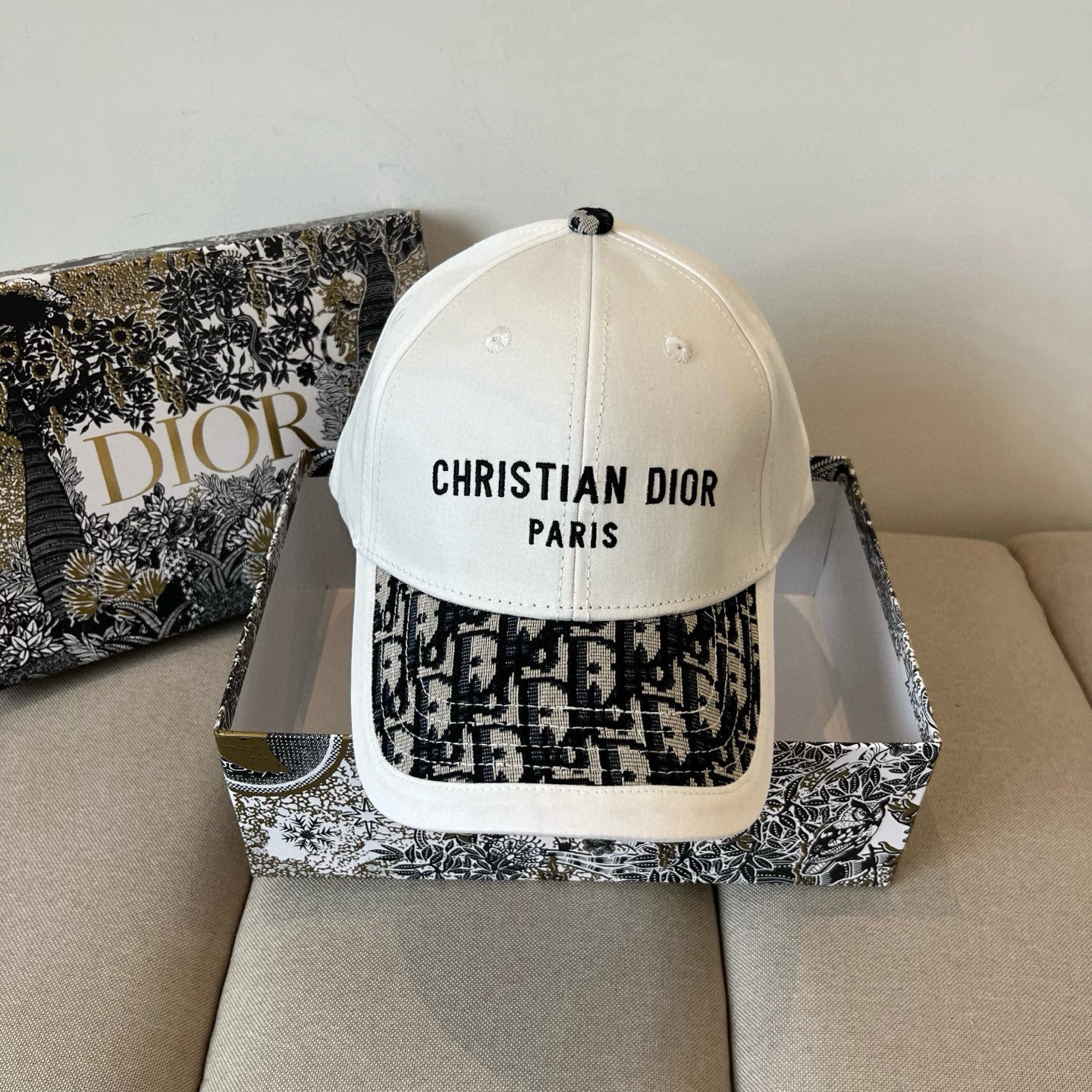 NO:224911,[DIOR] New simple baseball caps with volume, new models are shipped, big brands are super easy to match, buy them quickly!  Hat Straw Hat Fisherman Hat Baseball Hat Knitted Hats, Hats, Dior, Dior, espadrilles, hats19860909【DIOR迪奥】新款走量简约棒球帽,新款出货,大牌款超好搭配,赶紧入手！帽子草帽渔夫帽棒球帽针织帽,帽子,dior,dior,espadrilles,hats,hat