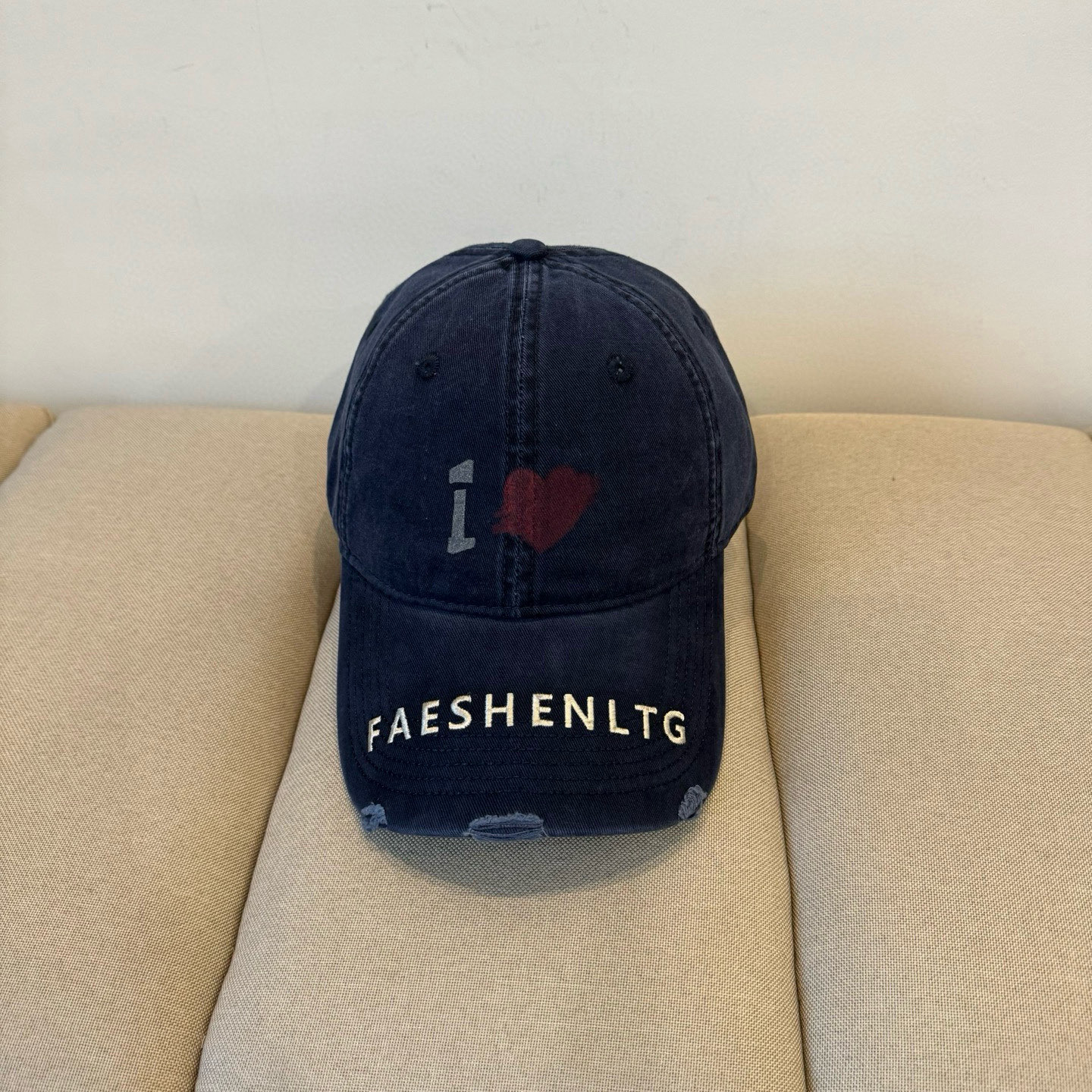 NO:225578,The new products of the official website of the trendy brand, baseball cap, the original list is coming with a hot quality, very exquisite craftsmanship, high-end, atmospheric and up-class!  Low-key luxury, easy to carry!  Run volume!  Hat Straw Hat Fisherman Hat Baseball Hat Knitted Hats, Hats, espadrilles,hats19860909潮牌官网新品,棒球帽,原单品质火爆来袭 工艺非常精美 高档大气上档次！低调奢华,方便携带！跑量！帽子草帽渔夫帽棒球帽针织帽,帽子,espadrilles,hats,hat