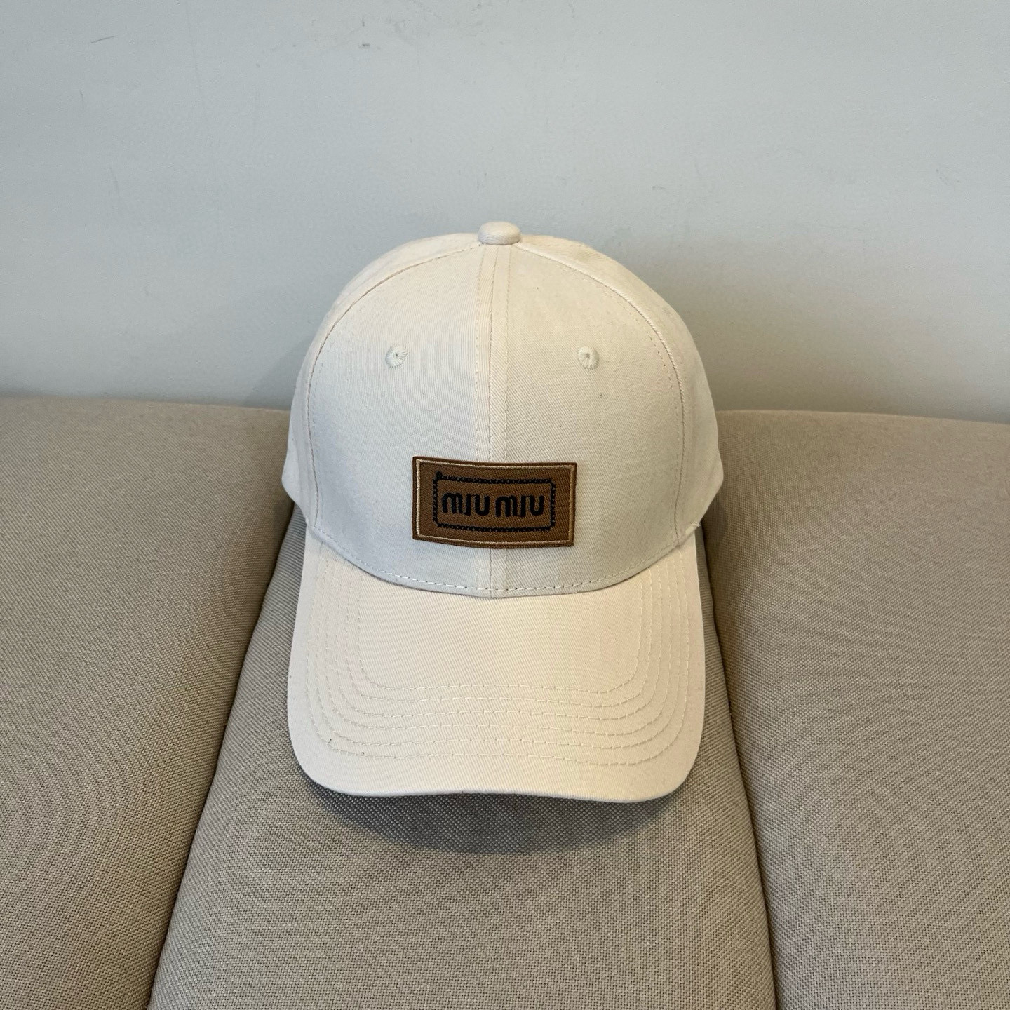 NO:225587,Miumiu original single spring and summer new baseball cap, authentic open mold customization, original workmanship and excellent quality!  Hat Straw Hat Fisherman Hat Baseball Hat Knitted Hats, Hats, Miumiu, espadrilles, hats19860909谬谬miumiu 原单春夏新款棒球帽,正品开模订制,原版做工细致质量超赞！帽子草帽渔夫帽棒球帽针织帽,帽子,miumiu,espadrilles,hats,hat