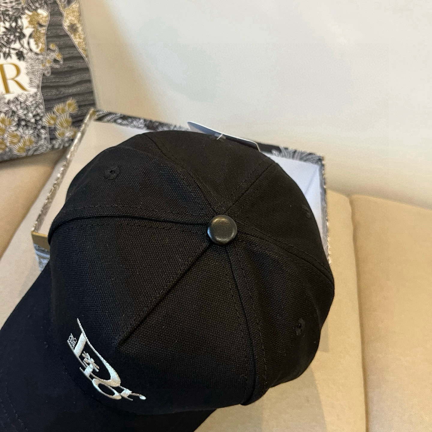 【DIOR迪奥】新款走量简约棒球帽🧢，新款出货，大牌款超好搭配，赶紧入手！