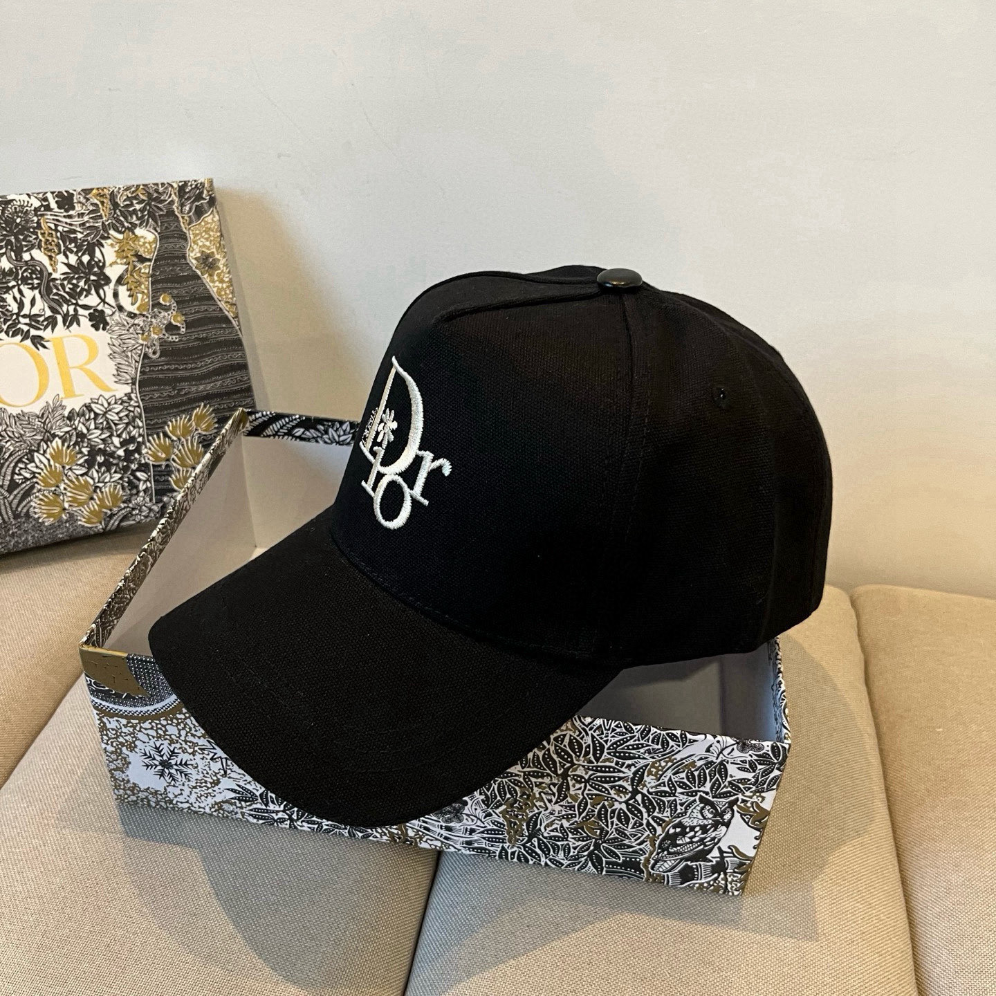 【DIOR迪奥】新款走量简约棒球帽🧢，新款出货，大牌款超好搭配，赶紧入手！
