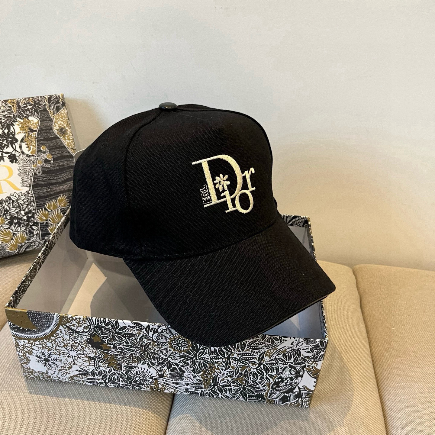 【DIOR迪奥】新款走量简约棒球帽🧢，新款出货，大牌款超好搭配，赶紧入手！