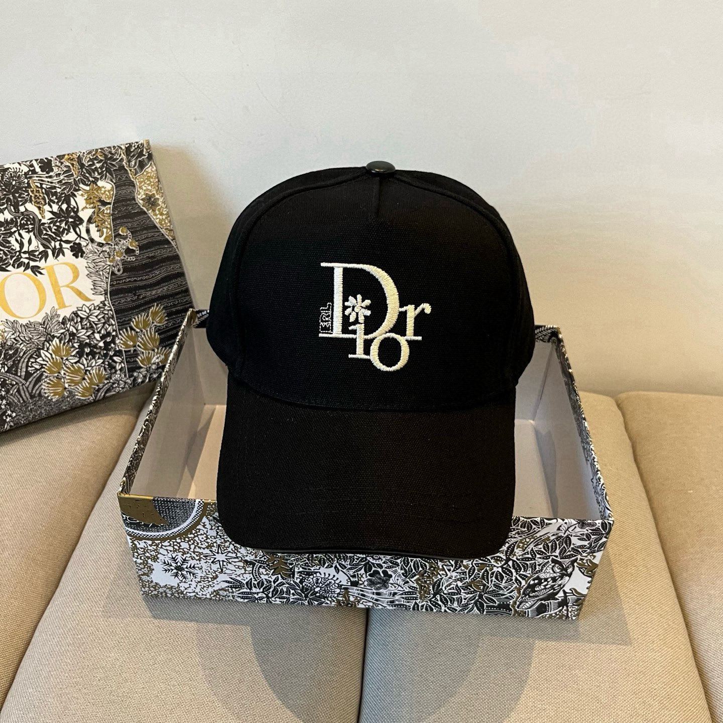 【DIOR迪奥】新款走量简约棒球帽🧢，新款出货，大牌款超好搭配，赶紧入手！