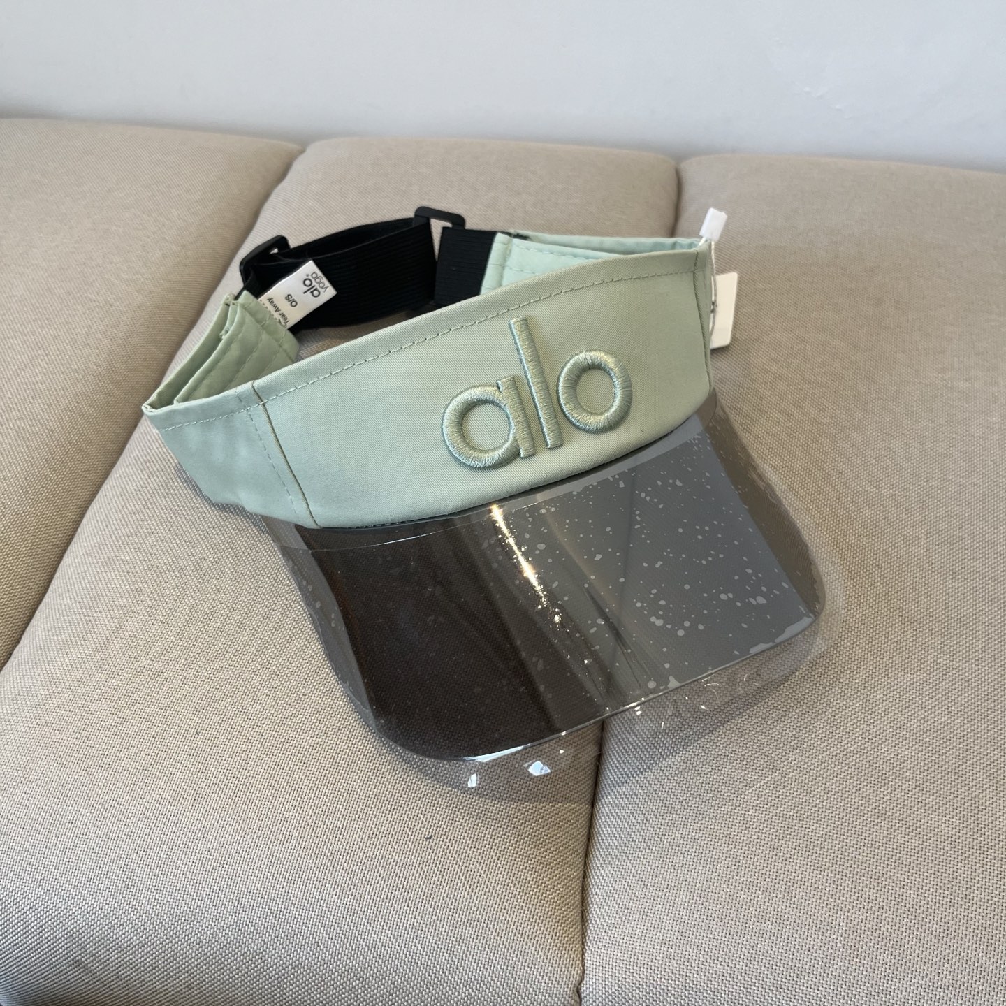 NO:226095,alo new custom empty top hat full of design sense, daily outfit, sweet and cool, fashionable, high-end, unscrupulous hat, straw hat, fisherman hat, baseball hat, hat, espadrilles, hats19860909alo 新款定制空顶帽 设计感满满 日常穿搭 甜酷十足 洋气 高级 不挑人帽子草帽渔夫帽棒球帽,帽子,espadrilles,hats,hat