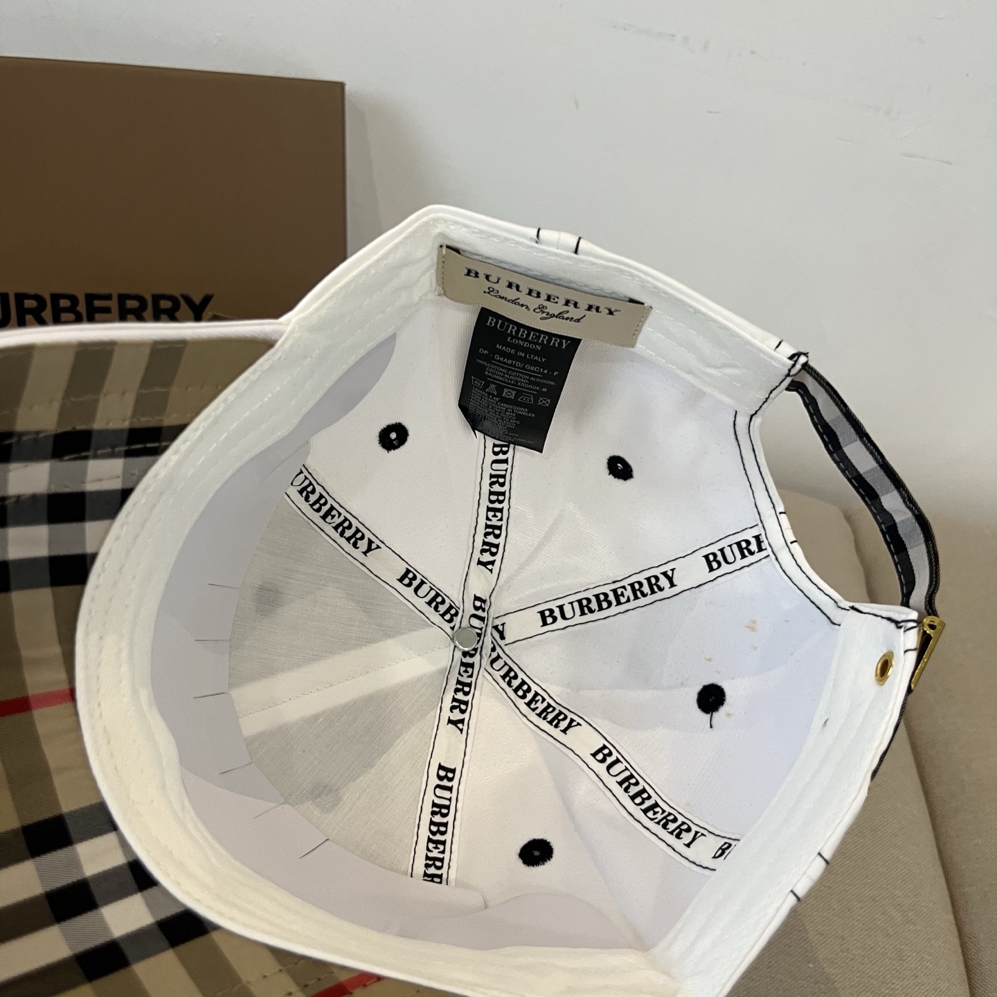  BURBERRY巴宝利早春新款棒球帽，简约尚时风，男女同款！高质品，尊享品质感！