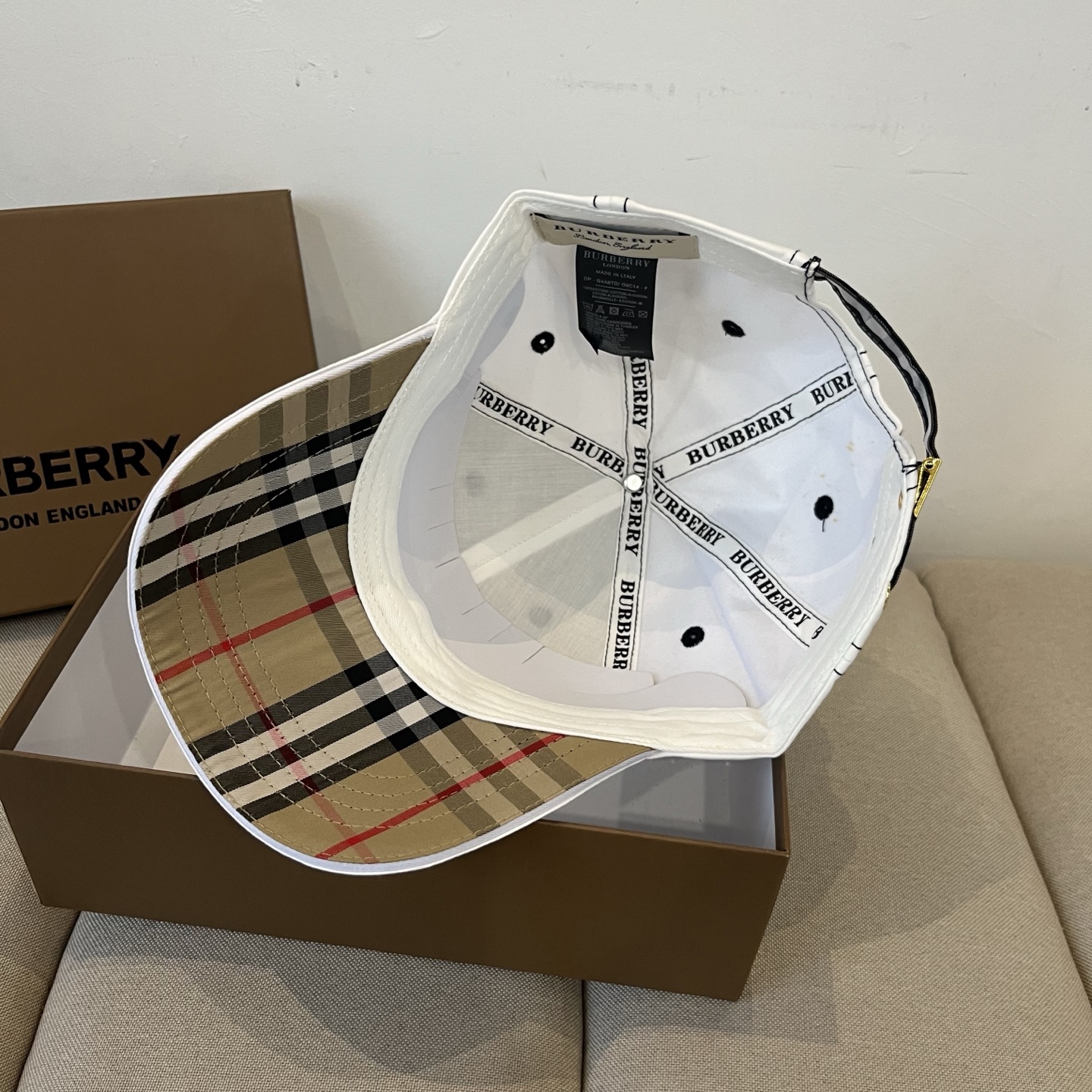  BURBERRY巴宝利早春新款棒球帽，简约尚时风，男女同款！高质品，尊享品质感！