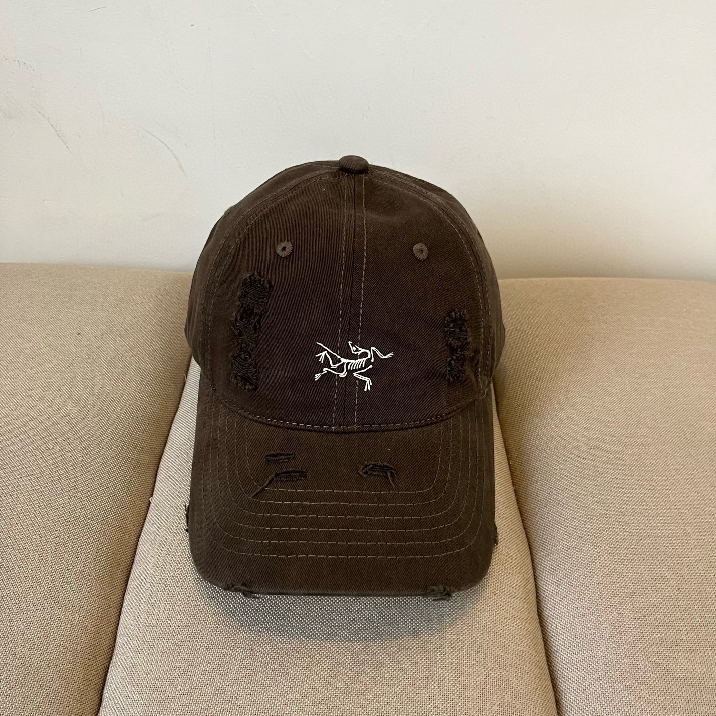 NO:226371,[Archaeoptera Bird] 2025 spring new simple baseball cap, new style shipped, big brand models are super easy to match, buy them now!  ,hats arc'teryx,hats19860909【始祖鸟】2025春款新款简约棒球帽,新款出货,大牌款超好搭配,赶紧入手！,帽子arc'teryx,hats,hat