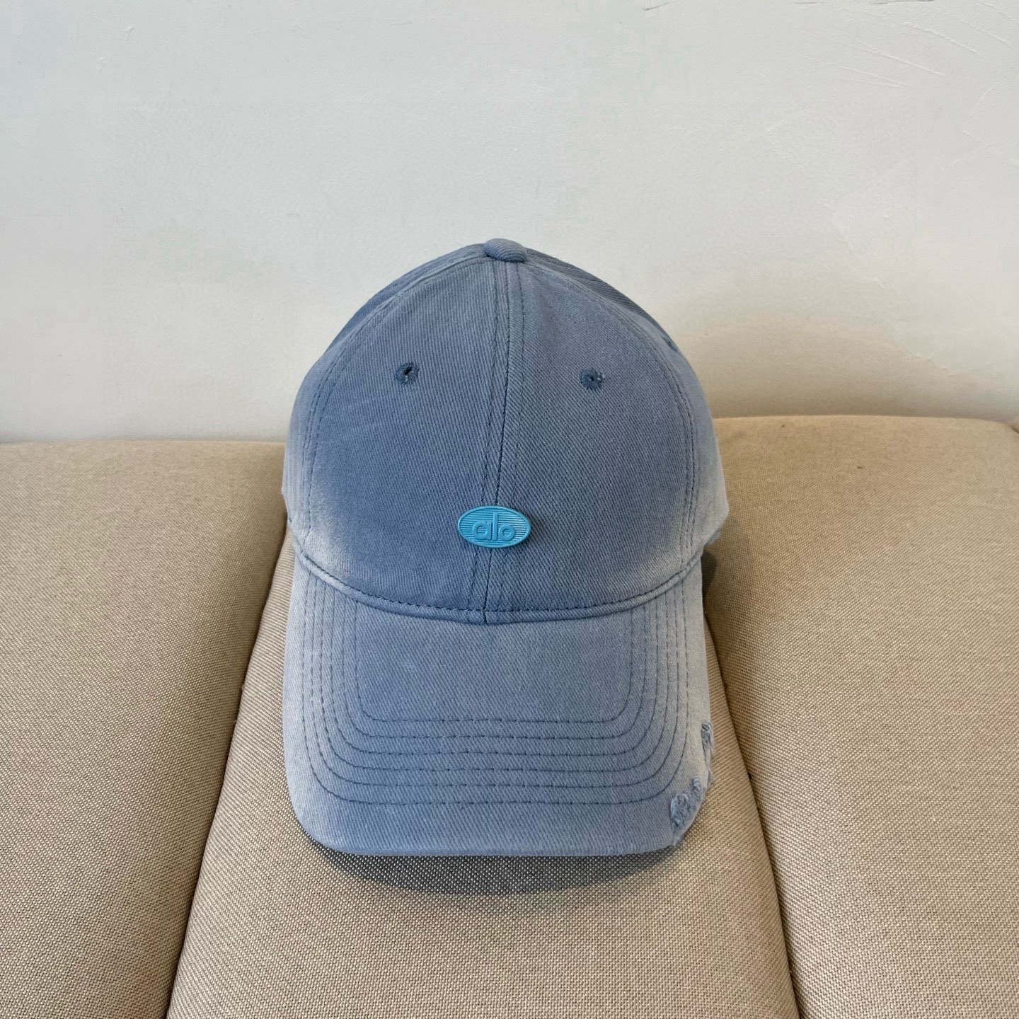 NO:227575,alo new custom baseball hat full of design sense, daily wear, sweet and cool, fashionable, high-end, unscrupulous hat, straw hat, fisherman hat, baseball hat, hat, espadrilles, hats19860909alo 新款定制棒球帽 设计感满满 日常穿搭 甜酷十足 洋气 高级 不挑人帽子草帽渔夫帽棒球帽,帽子,espadrilles,hats,hat