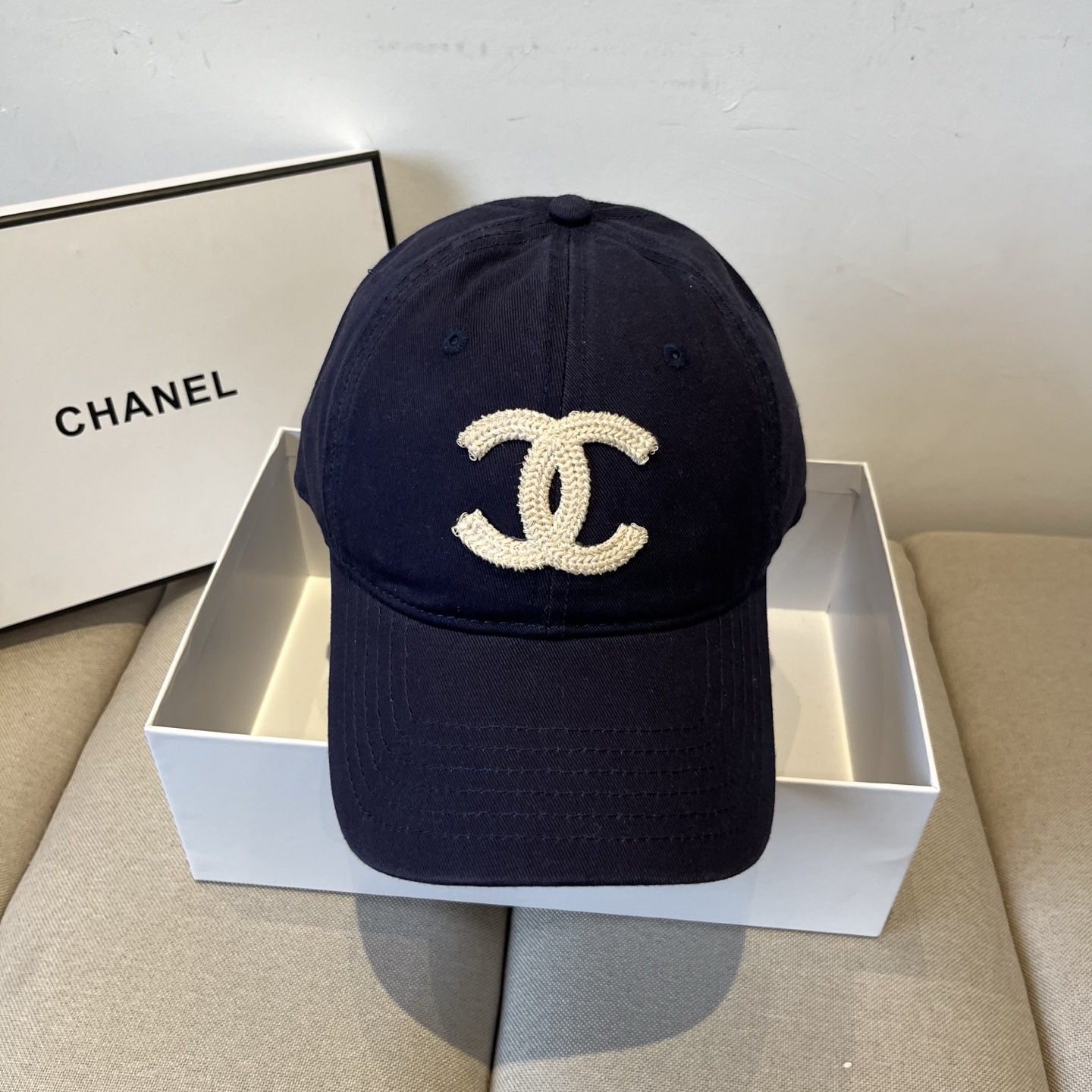 NO:228922,Chanel CHANEL new baseball cap, Xiaoxiang classic simple, fashionable and casual design New hat Straw hat Fisherman hat Baseball cap, hat, chanel, chanel, espadrilles, hats19860909香奈儿CHANEL 新品棒球帽,小香经典简约,时尚休闲设计 跑量新品帽子草帽渔夫帽棒球帽,帽子,chanel,chanel,espadrilles,hats,hat