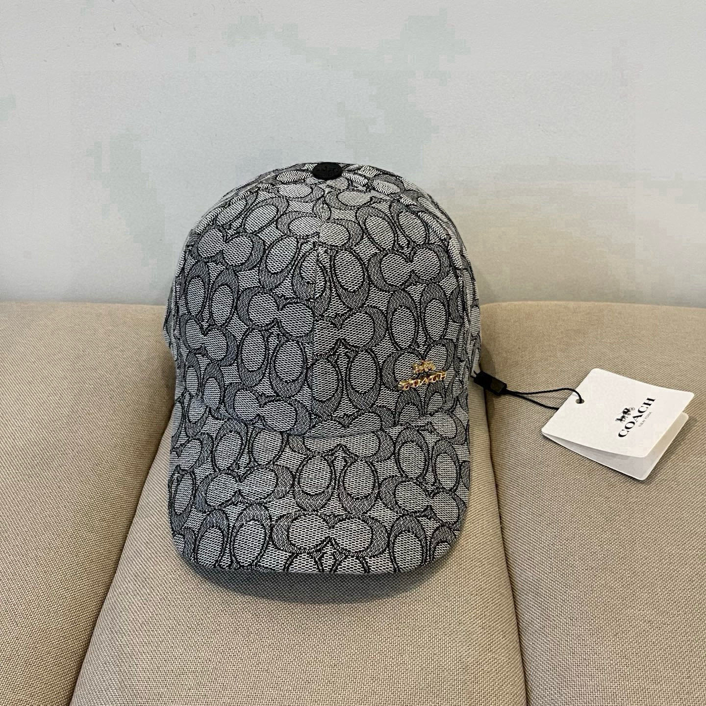 NO:229496,Coach's new baseball cap This baseball cap is really versatile and out of date, and the cost-effectiveness is also very beautiful, so it counterattack~ Hat hat, straw hat, fisherman's hat, baseball cap, hat, coach, coach, espadrilles, hats19860909Coach蔻驰新款棒球帽 这款棒球帽真的百搭不过时,性价比也很高,美到逆袭～帽子帽子草帽渔夫帽棒球帽,帽子,coach,coach,espadrilles,hats,hat