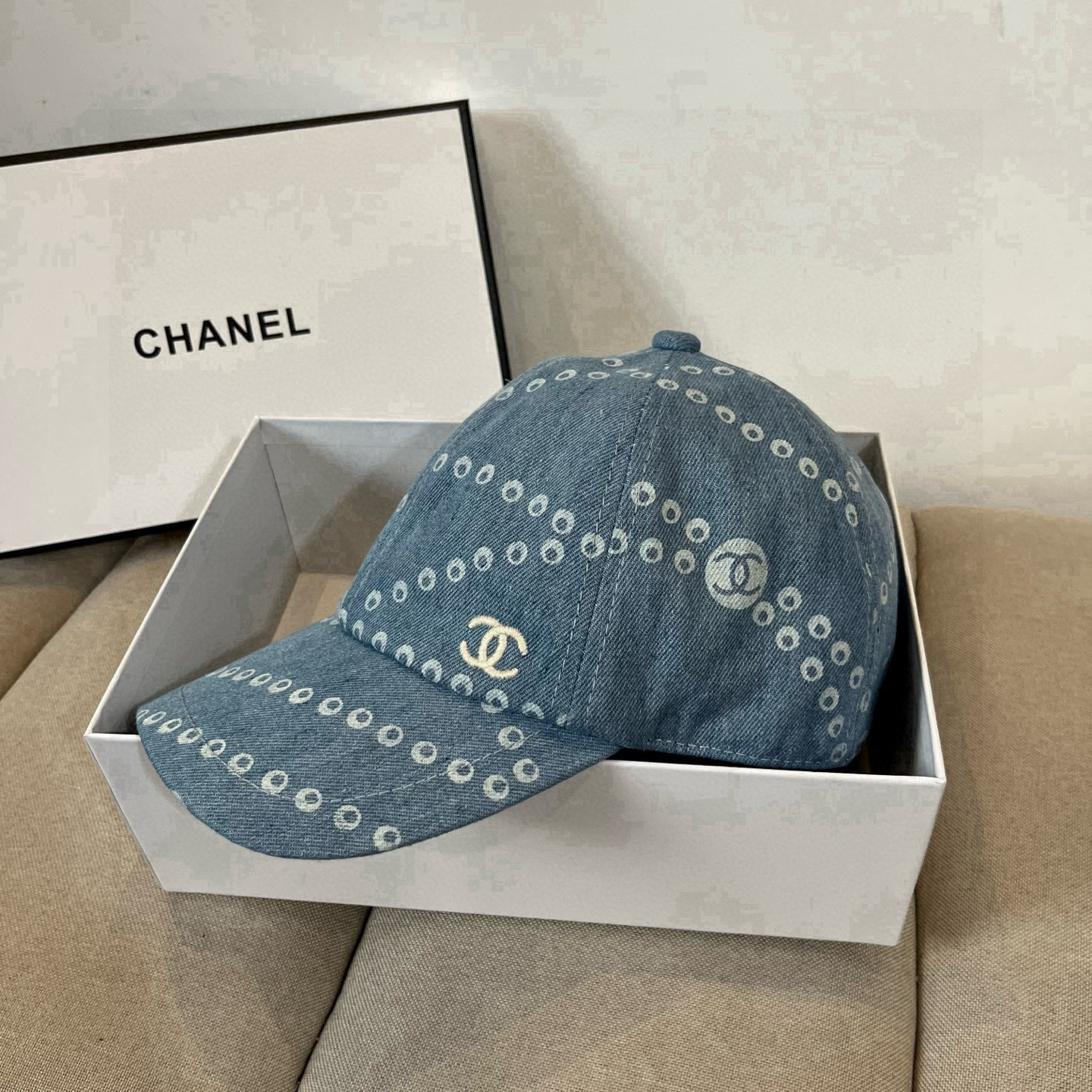 NO:344041,Chanel CHANEL new baseball cap, Xiaoxiang classic simple, fashionable and casual design New hat Straw hat Fisherman hat Baseball cap, hat, chanel, chanel, espadrilles, hats香奈儿CHANEL 新品棒球帽,小香经典简约,时尚休闲设计 跑量新品帽子草帽渔夫帽棒球帽,帽子,chanel,chanel,espadrilles,hats,hat