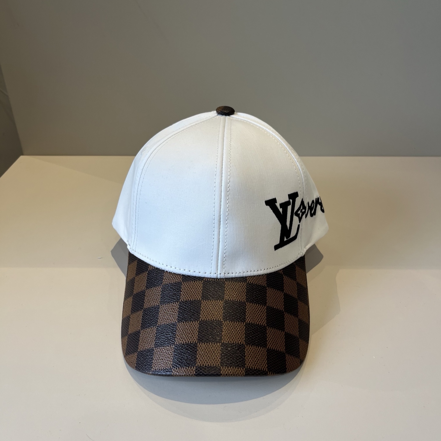 NO:344038,Louis Vuitton Baseball Cap Louis Vuitton's new LV baseball cap, heavy industry creates high-end and atmospheric, versatile and universal for both men and women!  Run volume!  hat straw hat fisherman hat baseball hat, hat, louis vuitton, louis vuitton, louis vuitton, espadrilles, hats路易威登棒球帽 LouisVuitton新款LV棒球帽,重工打造高端大气,百搭款男女通用！跑量！帽子草帽渔夫帽棒球帽,帽子,louis vuitton,louis vuitton,louis vuitton,espadrilles,hats,hat