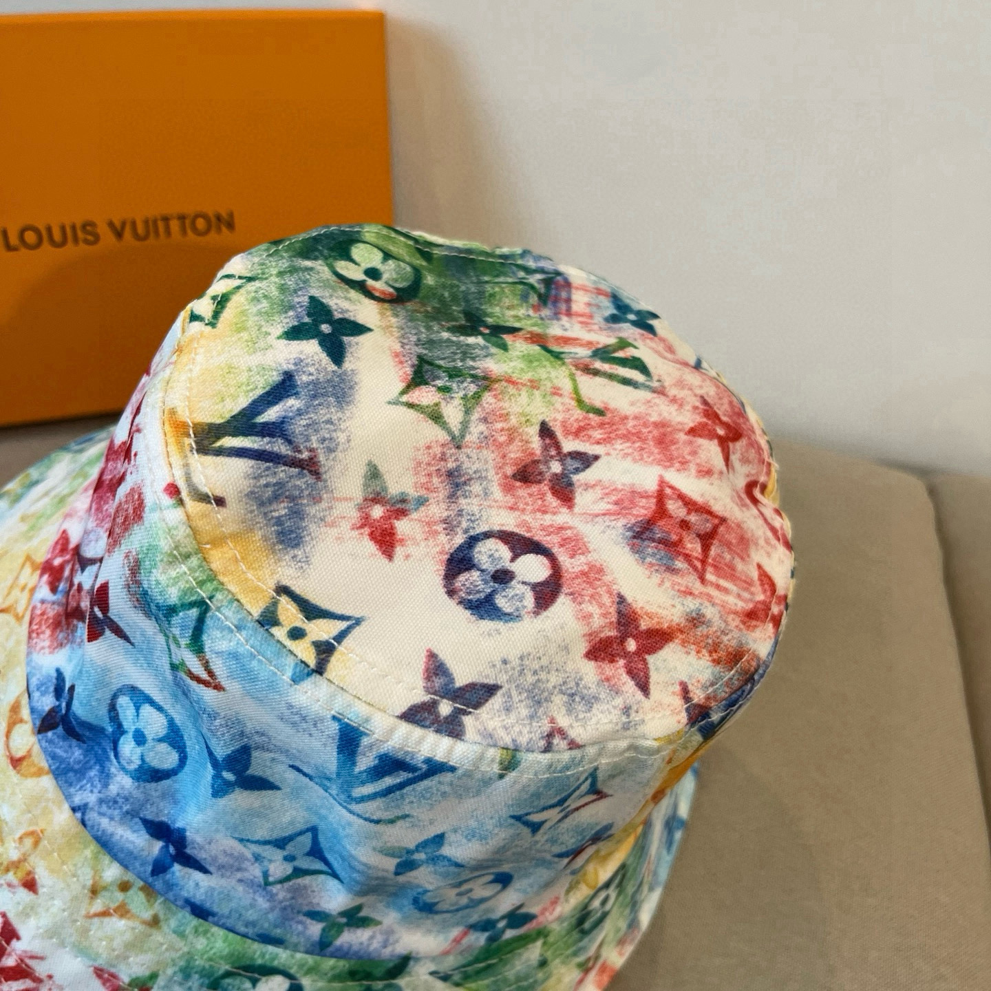  路易威登渔夫帽LouisVuitton😍新款LV棒球帽，重工打造♥️高端大气，百搭款🤗男女通用！跑量！