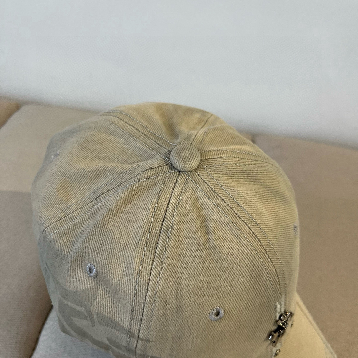  克罗心最新时尚前卫的休闲设计风格，戴上头就是这样好看看哦，做工精细，男女同款！