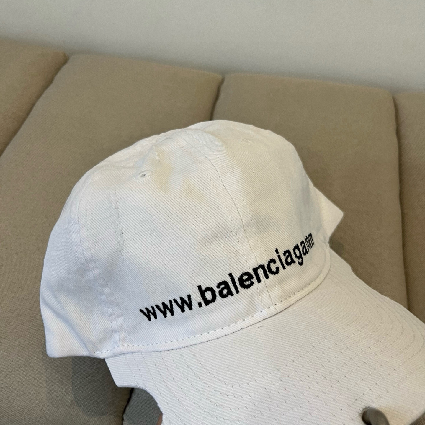 PBALENCIAGA巴黎世家新款logo棒球帽，很酷的色系，男女佩戴都有不同style，第一批抢先出货