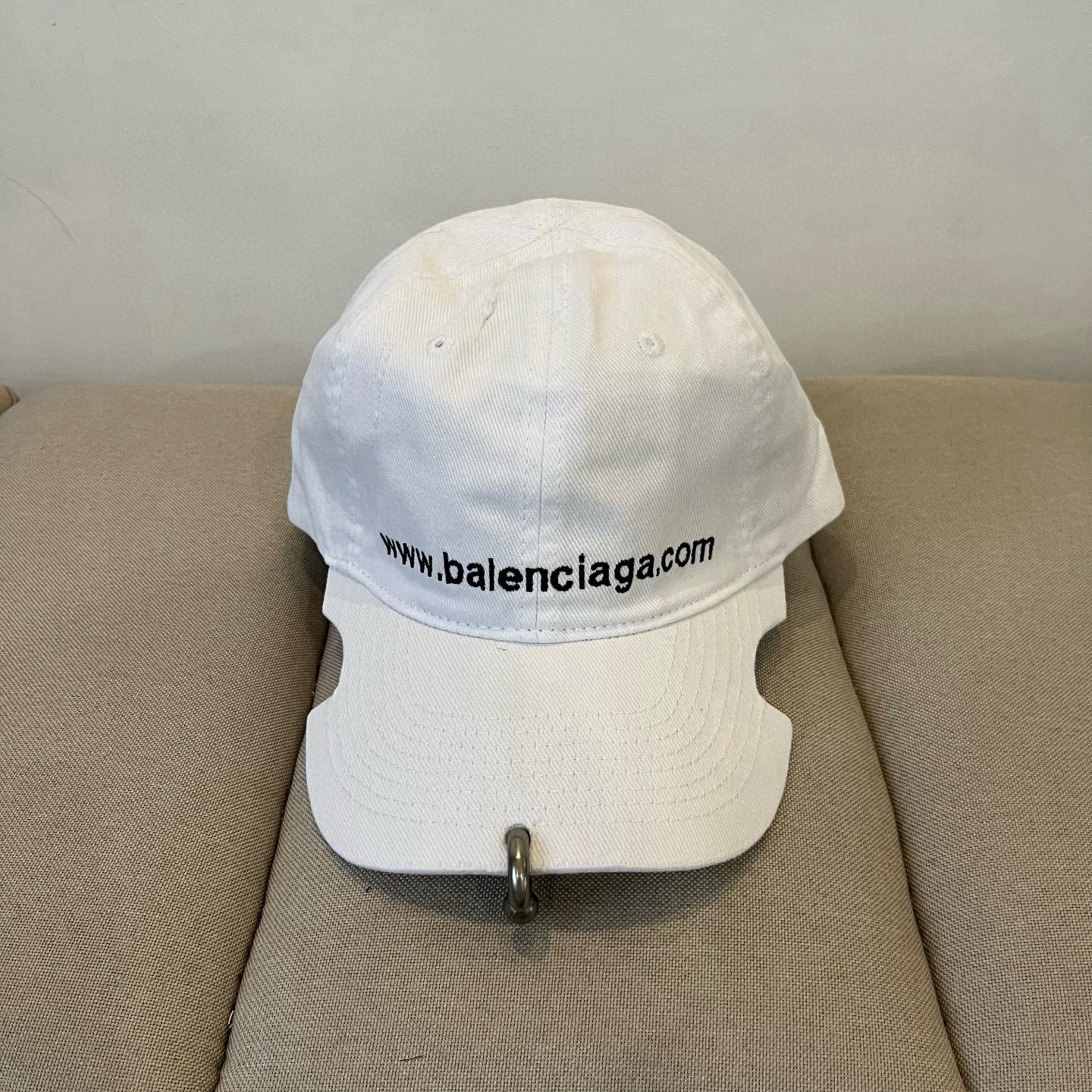 PBALENCIAGA巴黎世家新款logo棒球帽，很酷的色系，男女佩戴都有不同style，第一批抢先出货