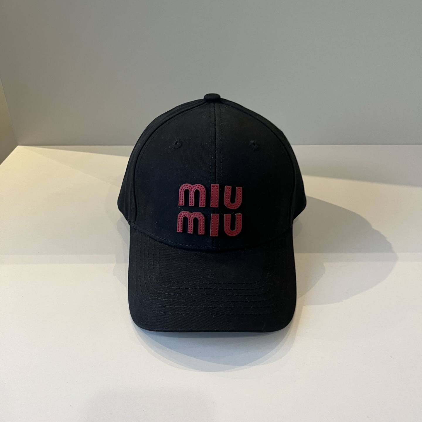 NO:344199,Miumiu original single spring and summer new baseball cap, authentic open mold customization, original workmanship and excellent quality!  Hat Straw Hat Fisherman Hat Baseball Hat, Hats, Miumiu, espadrilles, hats谬谬miumiu 原单春夏新款棒球帽,正品开模订制,原版做工细致质量超赞！帽子草帽渔夫帽棒球帽,帽子,miumiu,espadrilles,hats,hat