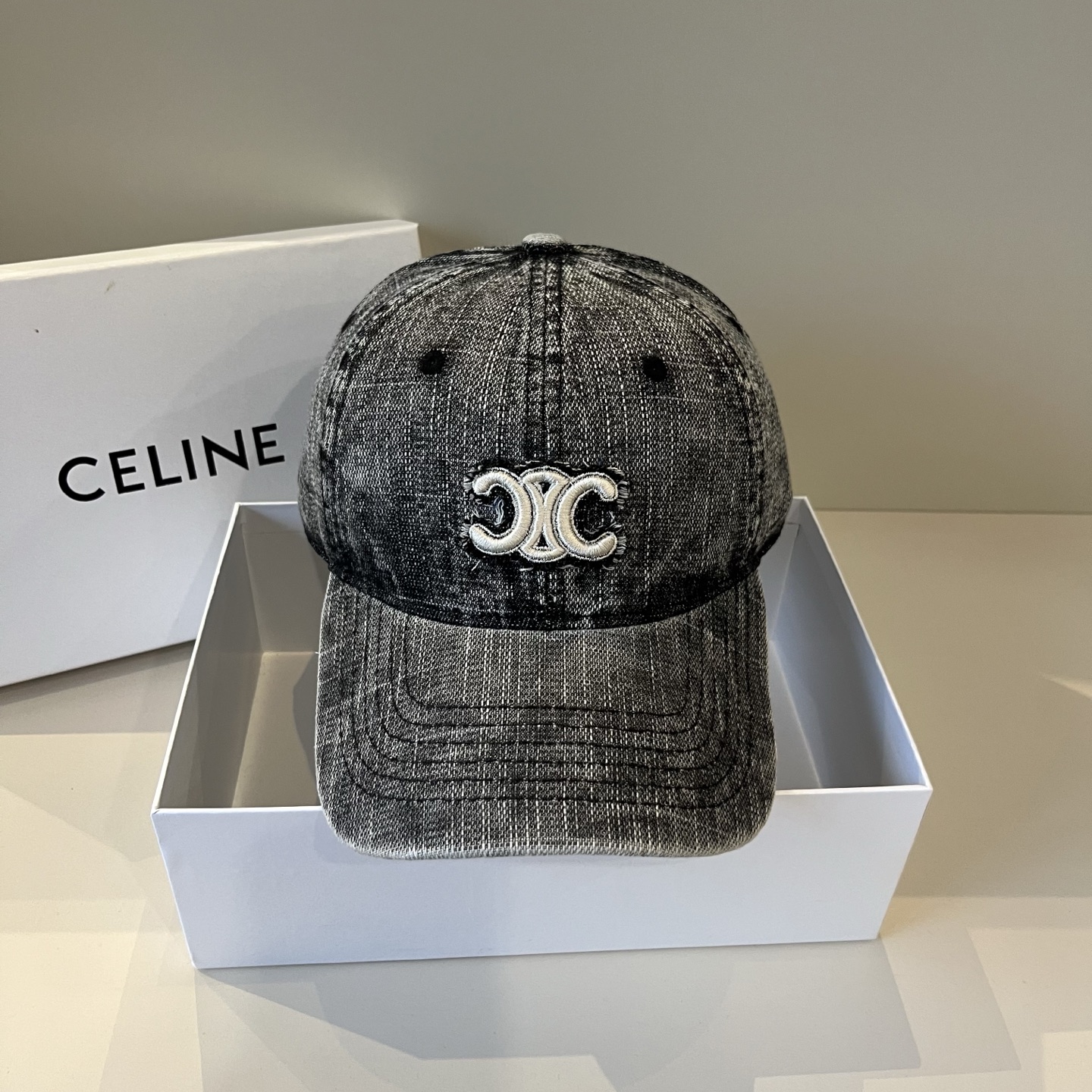 NO:344203,【CELINE】New classic casual trendy baseball cap Japanese and Korean style, any match is super good!  When traveling, you must buy a hat, straw hat, fisherman's hat, baseball hat, hat, celine, celine, espadrilles, hats【CELINE赛琳】新款经典休闲潮流款 棒球帽日韩风格,随便搭配都超好看！出门旅游,绝对要入手的一款帽子草帽渔夫帽棒球帽,帽子,celine,celine,espadrilles,hats,hat