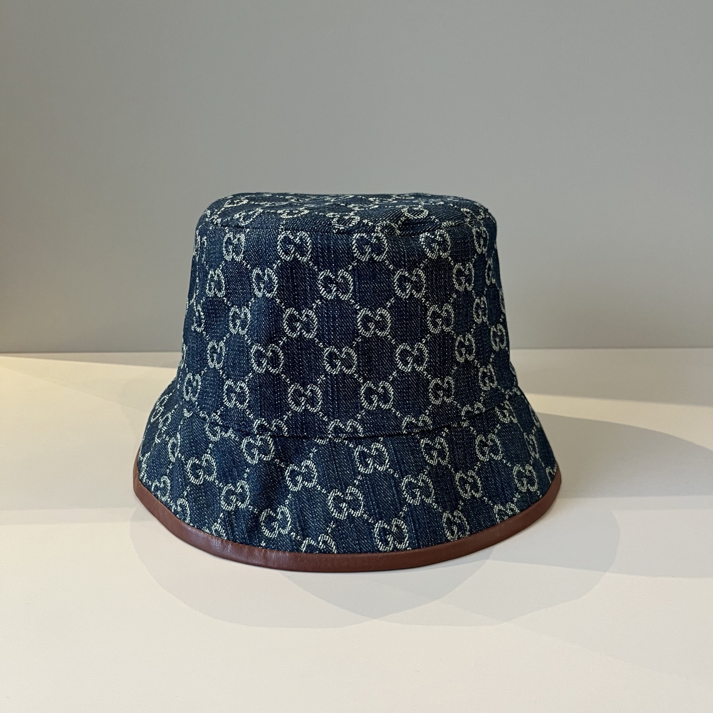 NO:344227,The new product of the high-version Guchi Fisherman's Hat GUCCI official website, baseball hat, the original list is coming with a hot quality, very exquisite craftsmanship, high-end, atmospheric and up-class!  Low-key luxury, easy to carry!  Run volume!  Hat Straw Hat Fisherman Hat Baseball Hat, Hats, Gucci, espadrilles, hats高版本古奇渔夫帽GUCCI官网新品,棒球帽,原单品质火爆来袭 工艺非常精美 高档大气上档次！低调奢华,方便携带！跑量！帽子草帽渔夫帽棒球帽,帽子,gucci,espadrilles,hats,hat