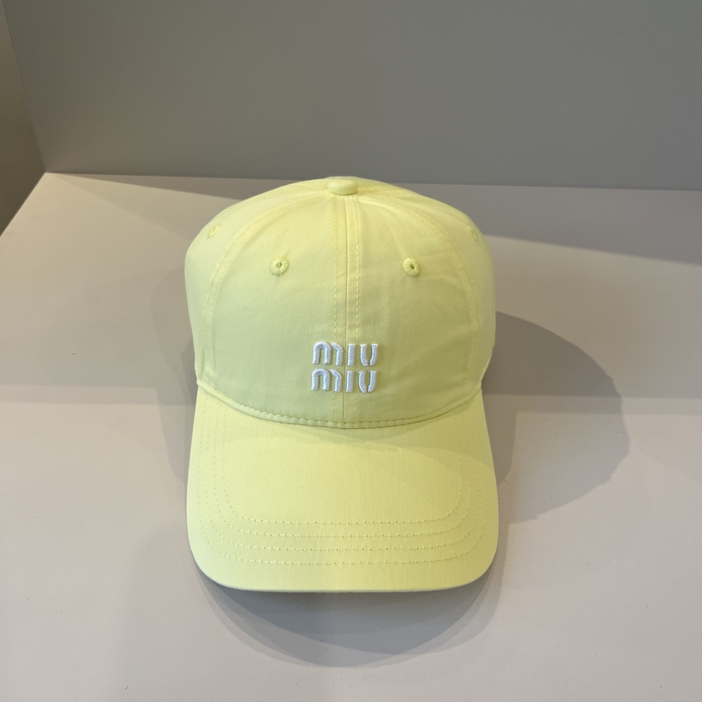 NO:344232,Miumiu original single spring and summer new baseball cap, authentic open mold customization, original workmanship and excellent quality!  Hat Straw Hat Fisherman Hat Baseball Hat, Hats, Miumiu, espadrilles, hats谬谬miumiu 原单春夏新款棒球帽,正品开模订制,原版做工细致质量超赞！帽子草帽渔夫帽棒球帽,帽子,miumiu,espadrilles,hats,hat