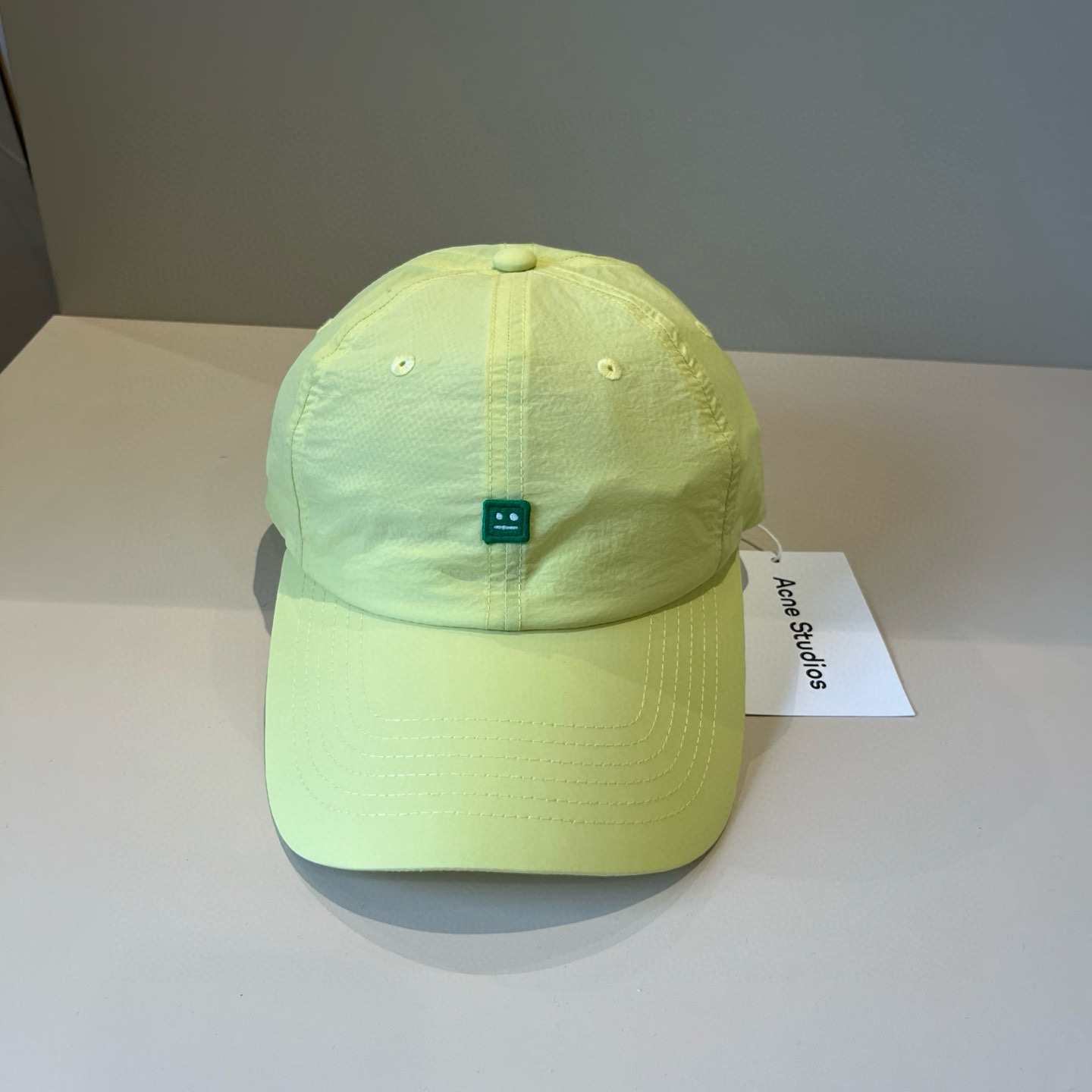 NO:345562,Acne Studios Smiley Baseball Caps for Men and Women!  !  Its material is a special custom material, made of dense cotton and then washed twice to achieve breathability!  The design is simple and elegant, the brand logo of smiley face is super super convenient. It is not too picky to match, the same style as men and women~ it looks very good when worn~ boys are handsome, and girls sincerely recommend it to everyone! Hats, straw hats, fisherman hats, baseball hats, hats, acne studios, dior, espadrilles, hatsAcne Studios 笑脸棒球帽 男女同款 ！！ 它的料子是特殊定制料,选用密实的棉制成经过两次水洗工艺,才能到达透气性！ 设计简约大方,笑脸品牌徽标,超级超级方便的.搭配也不会太挑,男女同款～戴起来都很好看～男生帅气,女生减龄诚意推荐给大家!帽子草帽渔夫帽棒球帽,帽子,acne studios,dior,espadrilles,hats,hat