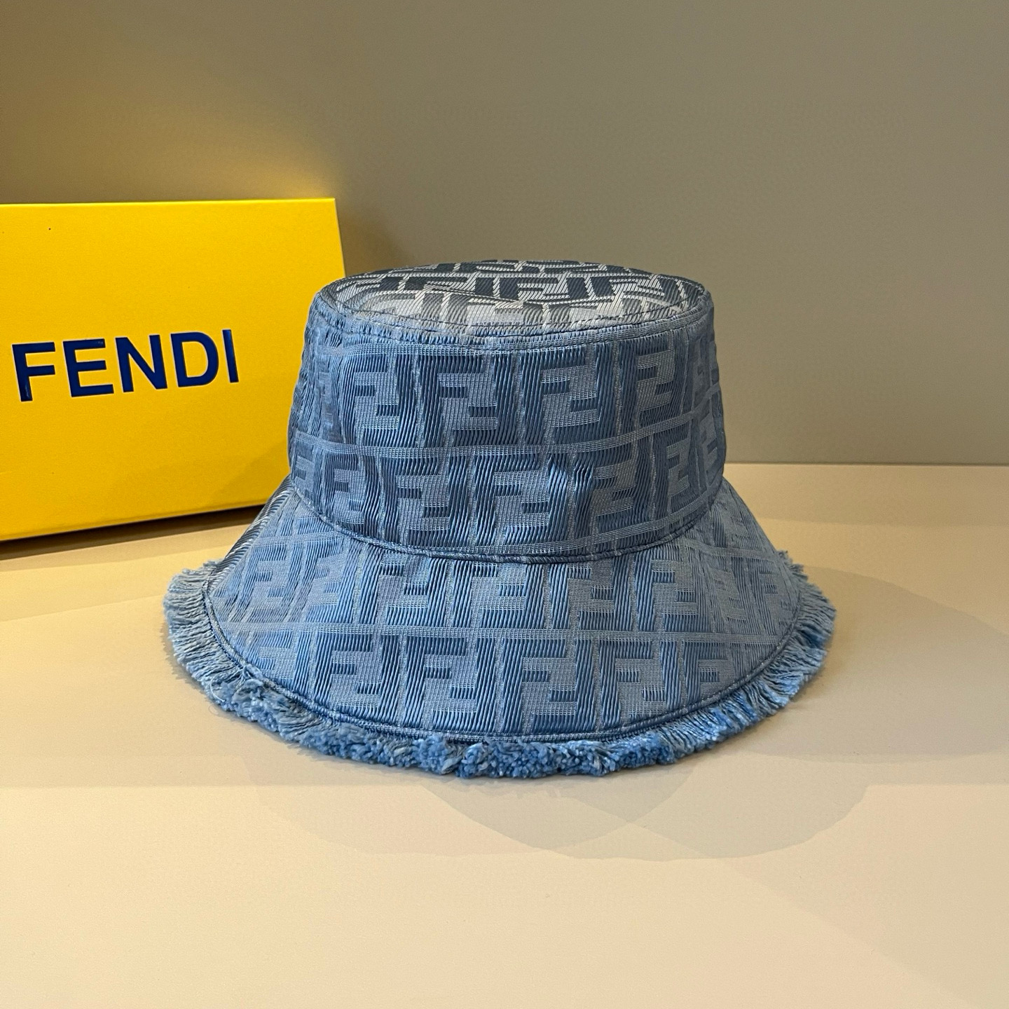 NO:345508,FENDI Old-fashioned Fisherman Hat Classic FF mid-year-old items, temperament wear items, quality bar hat, straw hat, fisherman hat, baseball hat, hat, fendi, fendi, espadrilles, hatsFENDI芬迪 老花系列渔夫帽 经典FF中古单品,气质穿搭单品,质量杠杠帽子草帽渔夫帽棒球帽,帽子,fendi,fendi,espadrilles,hats,hat