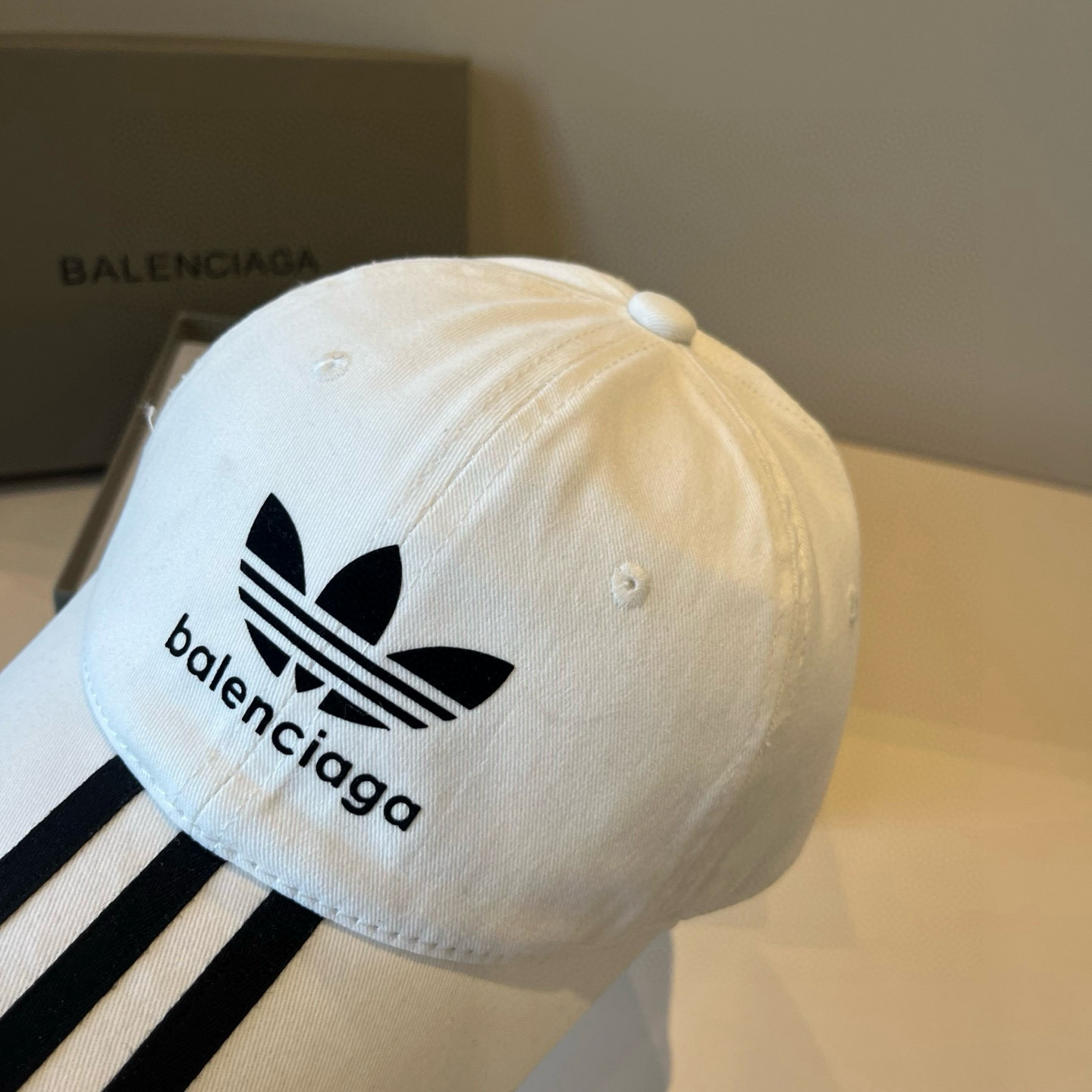 [Balenciaga Hats]The first batch of shipments Paris powder must be purchased