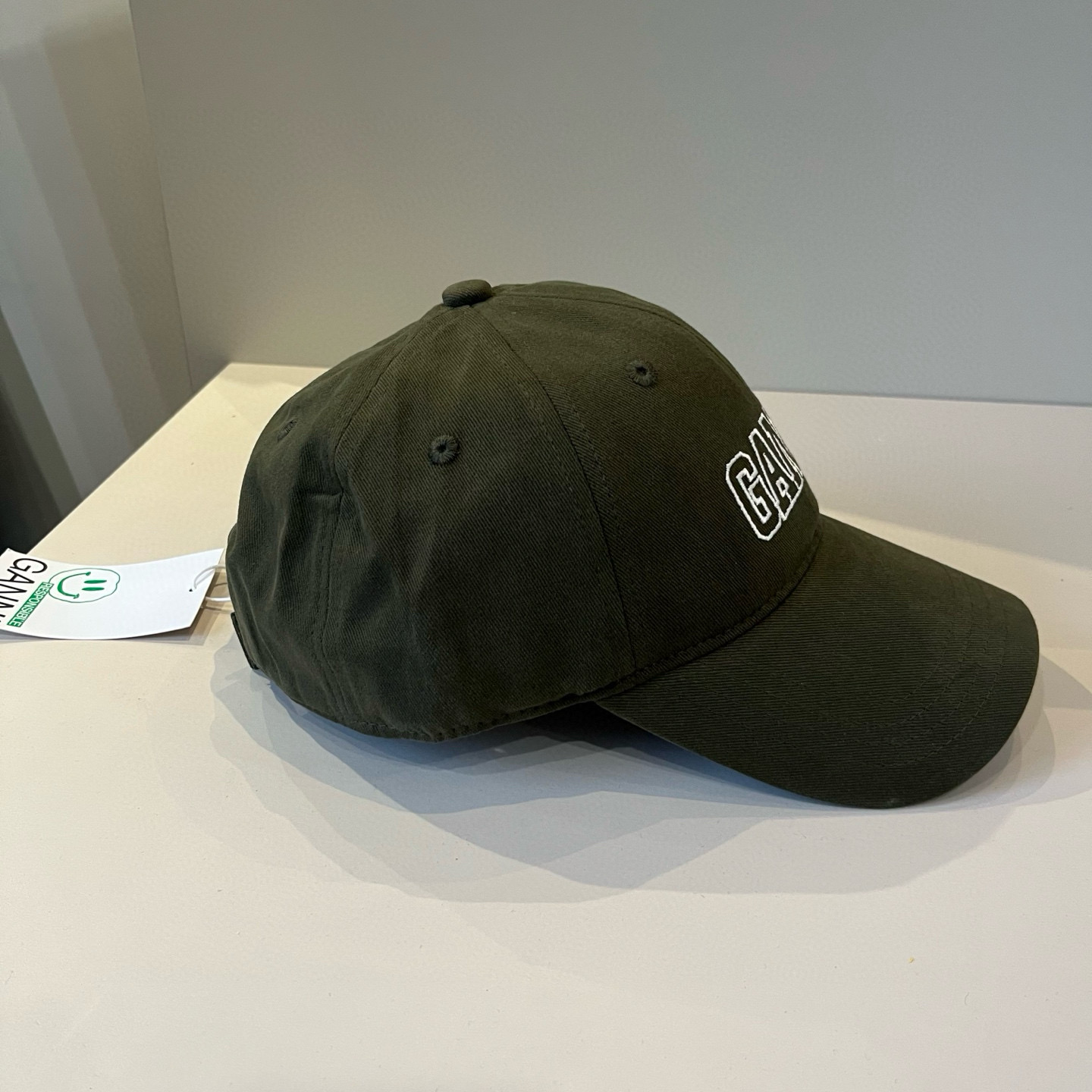 
潮牌🧢官网新品，棒球帽，原单品质火爆来袭 。🎩 工艺非常精美 高档大气上档次！低调奢华，方便携带！跑量