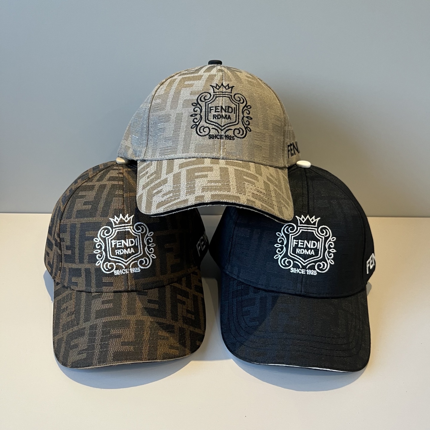  FENDI芬迪 老花系列棒球帽🧢 经典FF中古单品，气质穿搭单品，质量杠杠👍