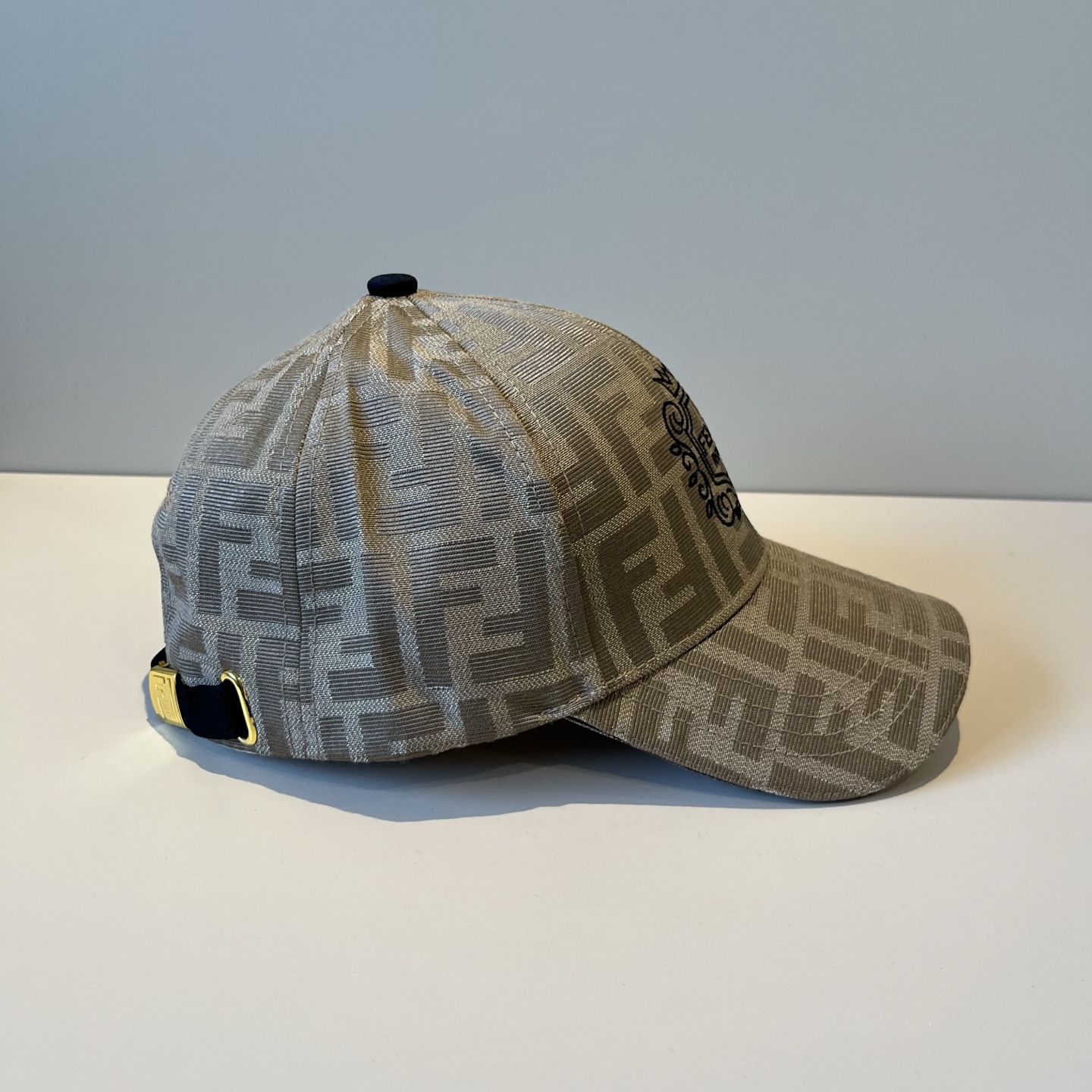  FENDI芬迪 老花系列棒球帽🧢 经典FF中古单品，气质穿搭单品，质量杠杠👍