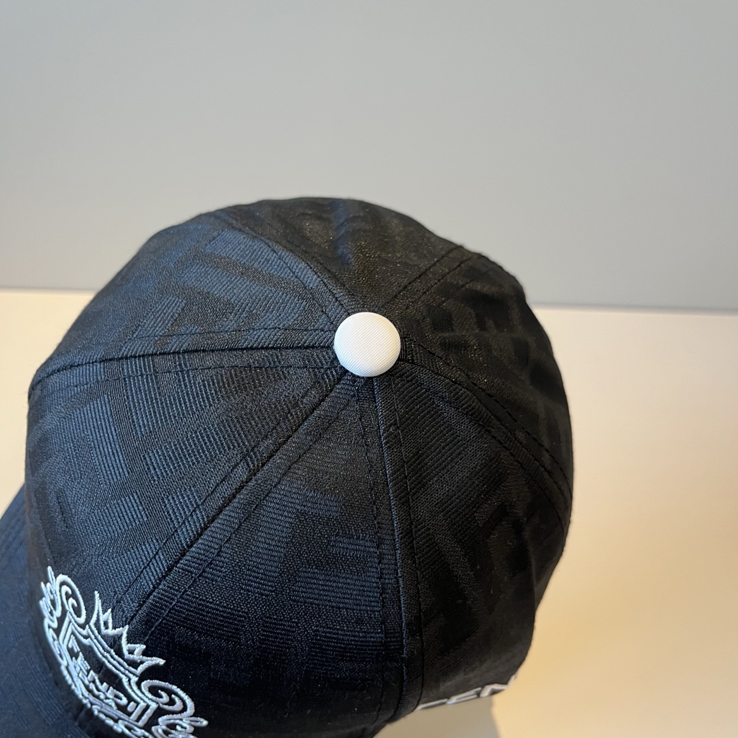  FENDI芬迪 老花系列棒球帽🧢 经典FF中古单品，气质穿搭单品，质量杠杠👍