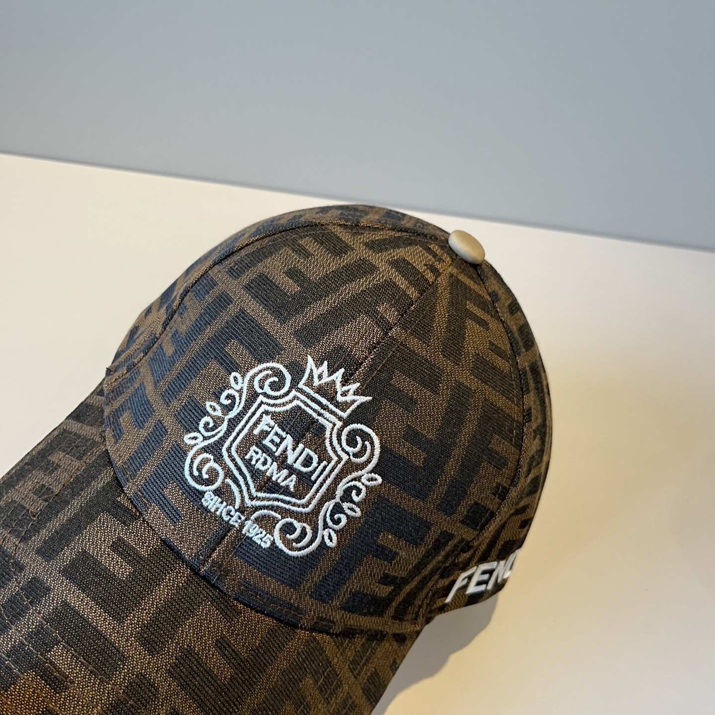  FENDI芬迪 老花系列棒球帽🧢 经典FF中古单品，气质穿搭单品，质量杠杠👍