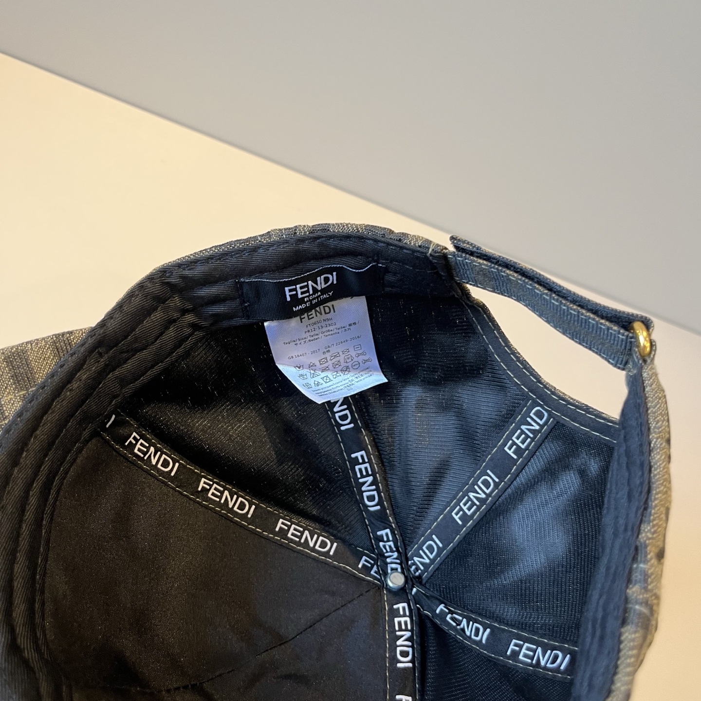  FENDI芬迪 老花系列棒球帽🧢 经典FF中古单品，气质穿搭单品，质量杠杠👍