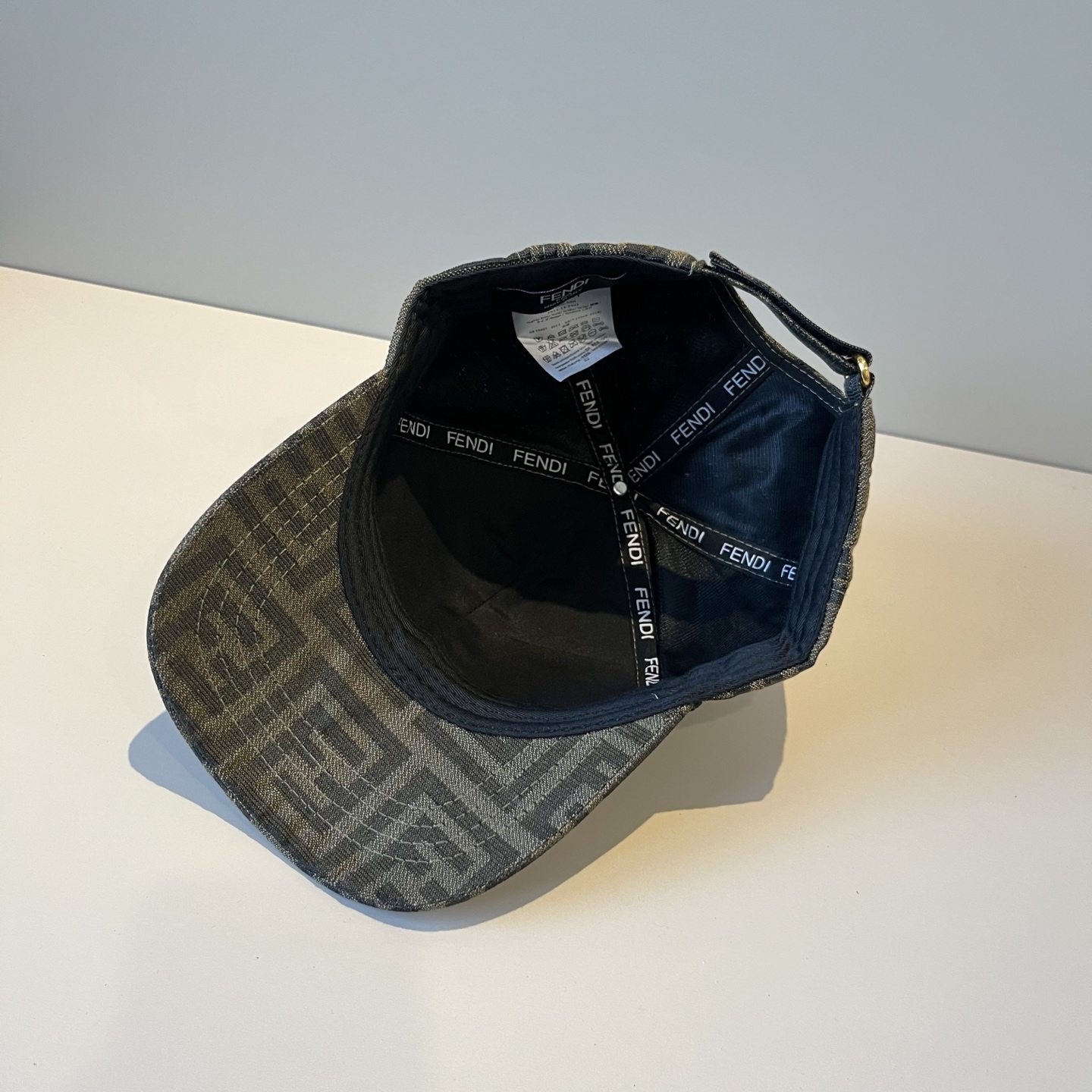  FENDI芬迪 老花系列棒球帽🧢 经典FF中古单品，气质穿搭单品，质量杠杠👍