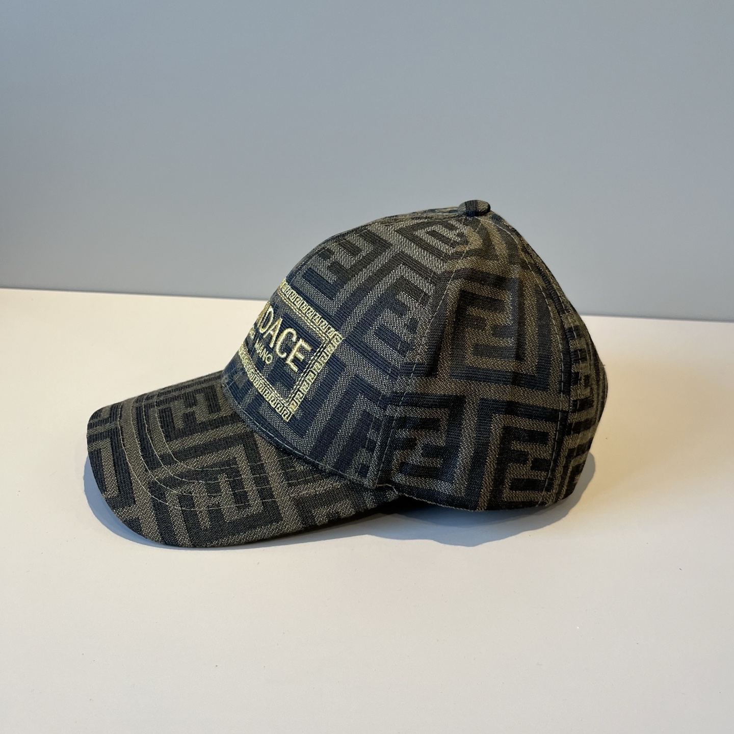  FENDI芬迪 老花系列棒球帽🧢 经典FF中古单品，气质穿搭单品，质量杠杠👍