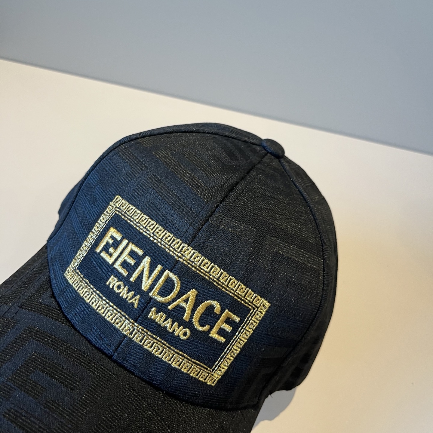  FENDI芬迪 老花系列棒球帽🧢 经典FF中古单品，气质穿搭单品，质量杠杠👍
