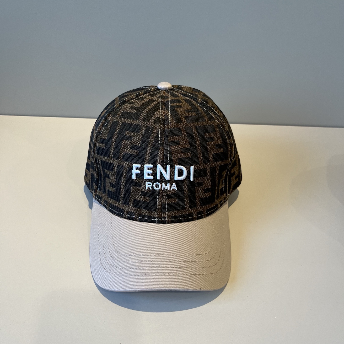  FENDI芬迪 老花系列棒球帽🧢 经典FF中古单品，气质穿搭单品，质量杠杠👍