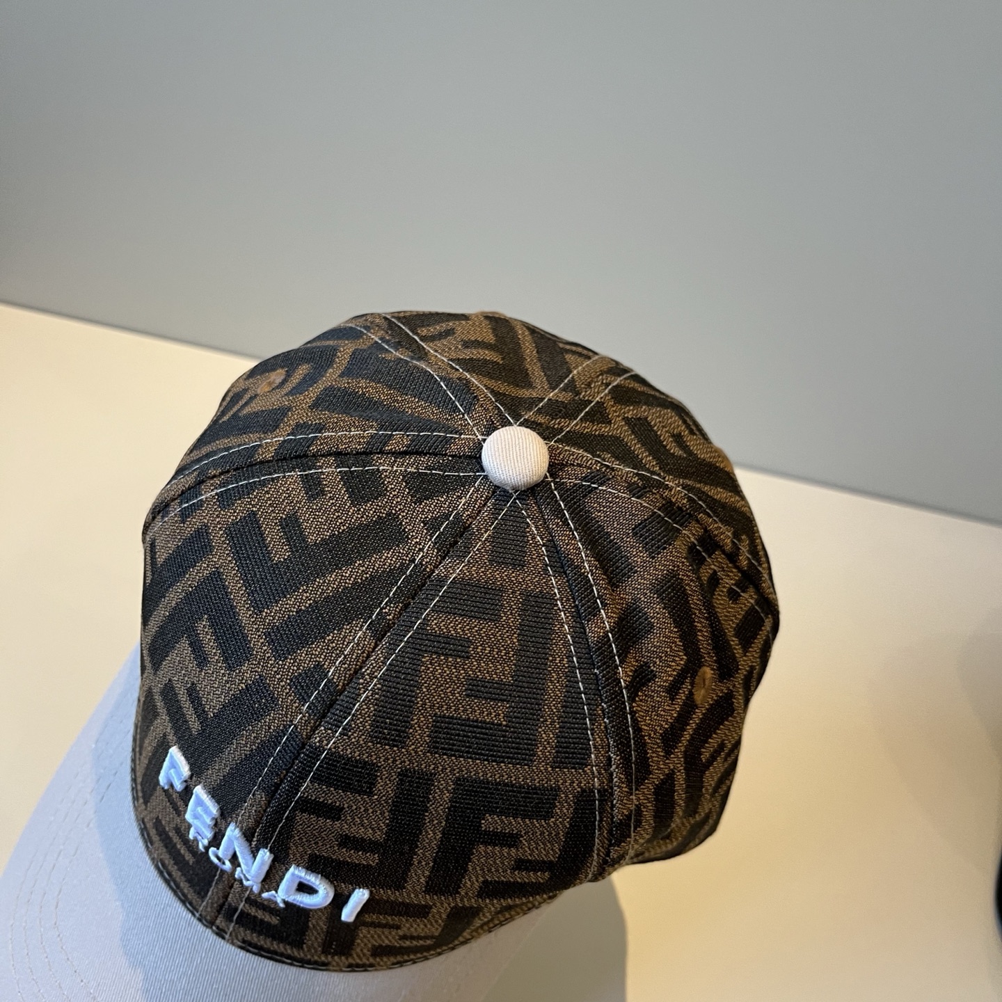  FENDI芬迪 老花系列棒球帽🧢 经典FF中古单品，气质穿搭单品，质量杠杠👍