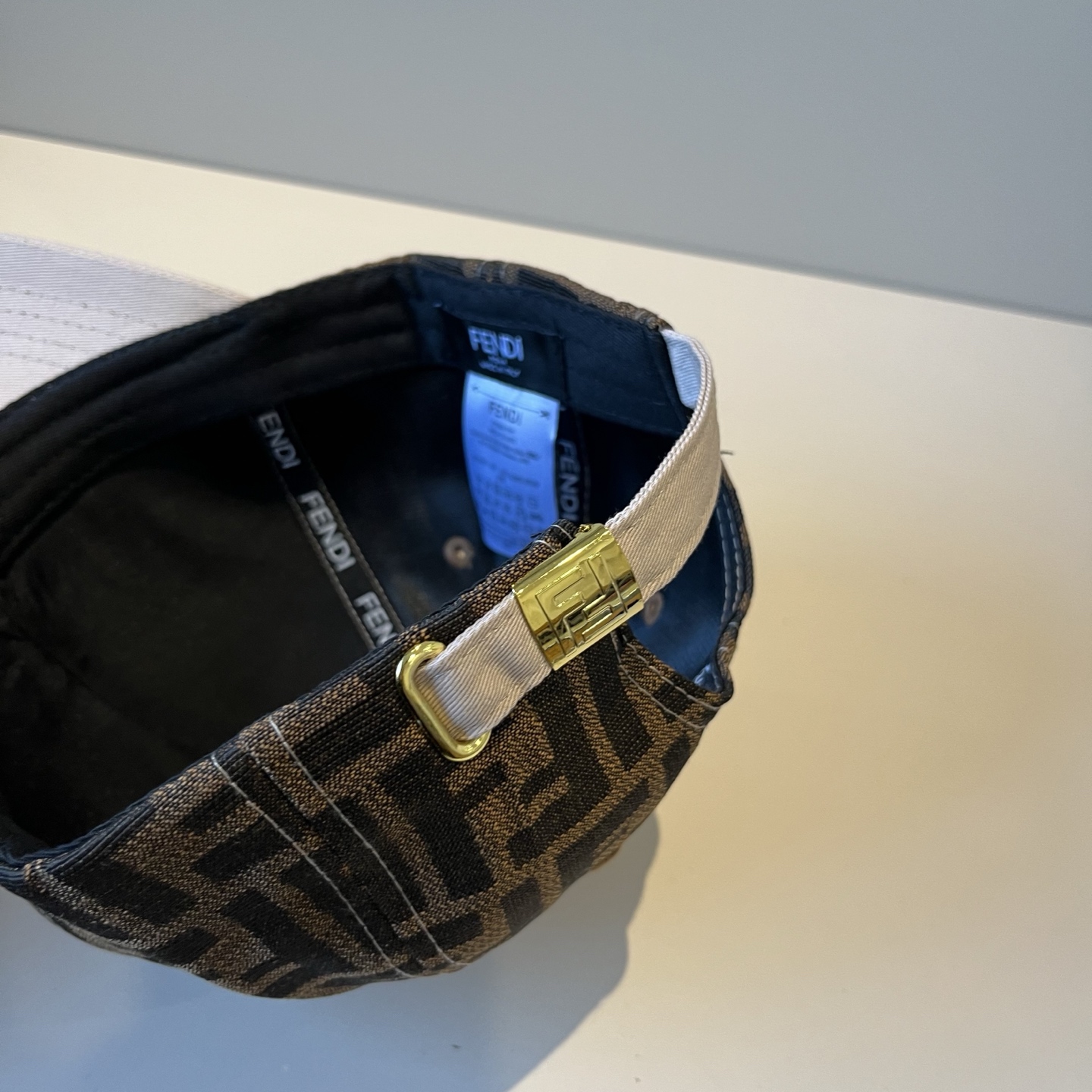  FENDI芬迪 老花系列棒球帽🧢 经典FF中古单品，气质穿搭单品，质量杠杠👍