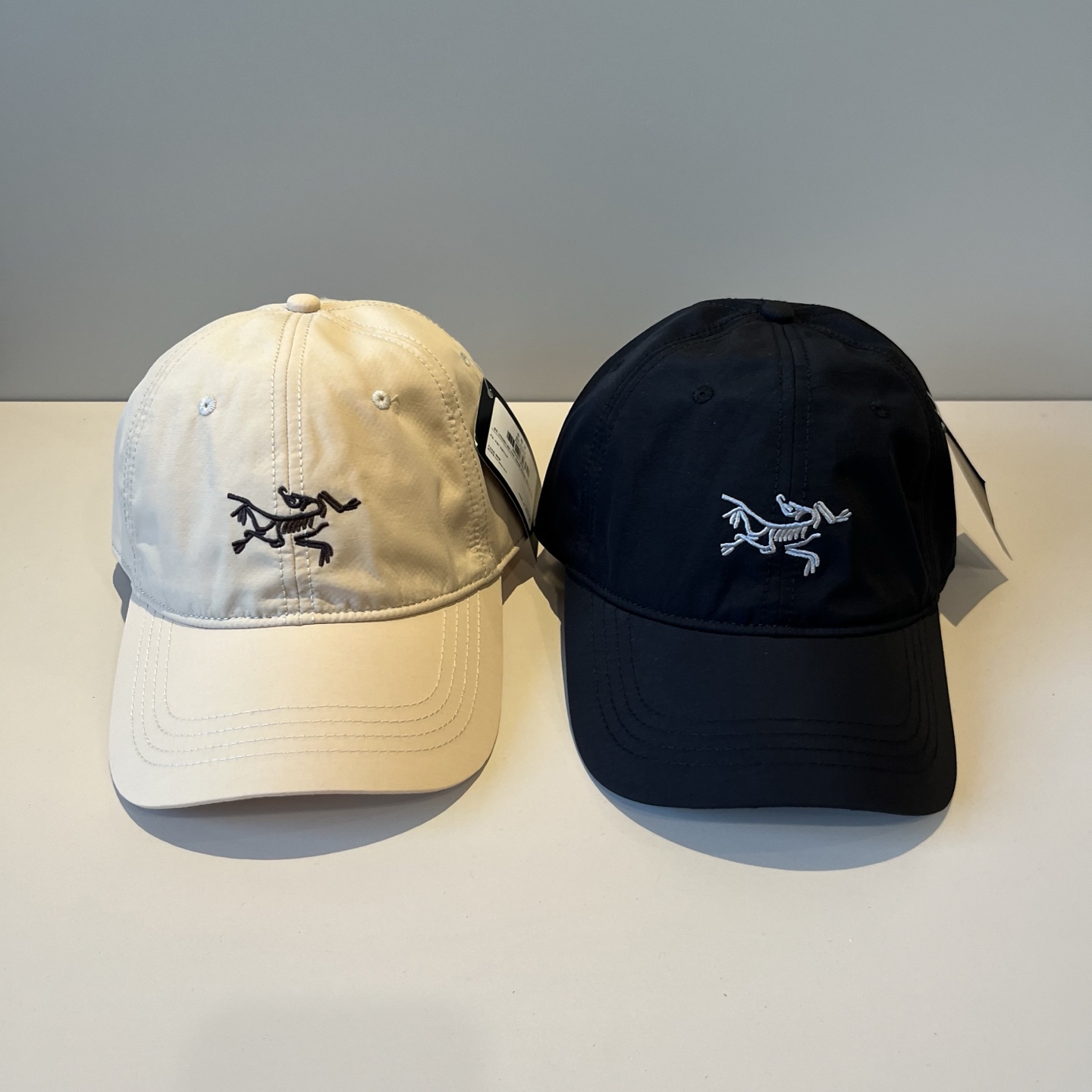 【始祖鸟】2025春款新款简约棒球帽，新款出货，大牌款超好搭配，赶紧入手！