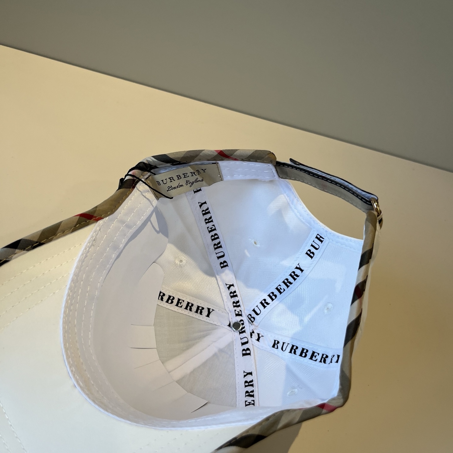  BURBERRY巴宝利早春新款棒球帽，简约尚时风，男女同款！高质品，尊享品质感！