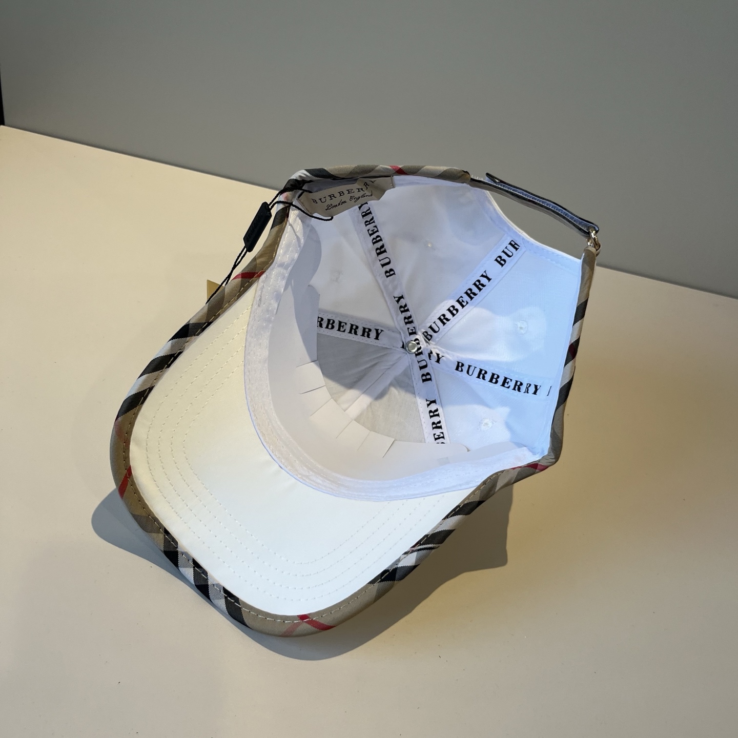  BURBERRY巴宝利早春新款棒球帽，简约尚时风，男女同款！高质品，尊享品质感！