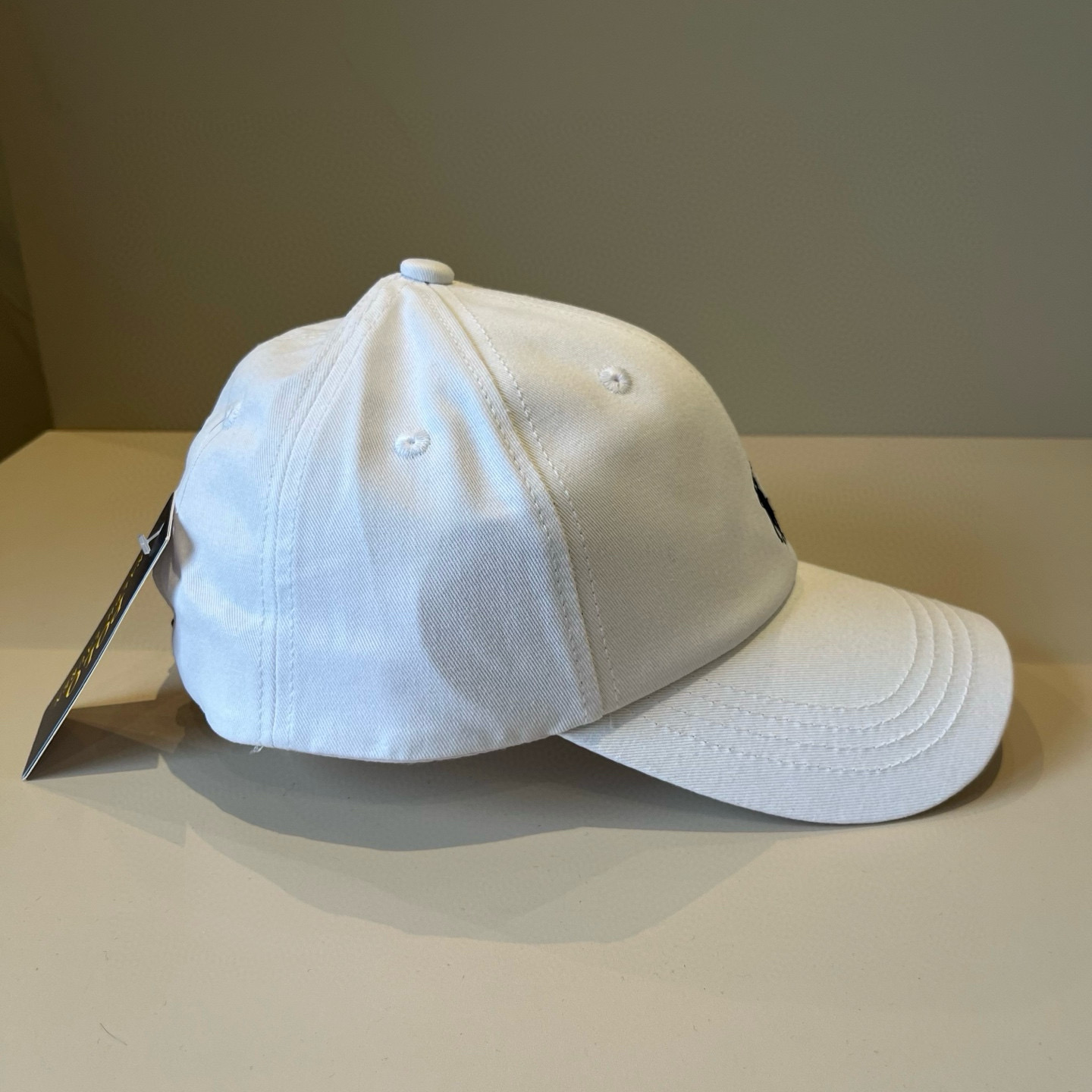  保罗🧢官网新品，棒球帽，原单品质火爆来袭 。🎩 工艺非常精美 高档大气上档次！低调奢华，方便携带！跑量