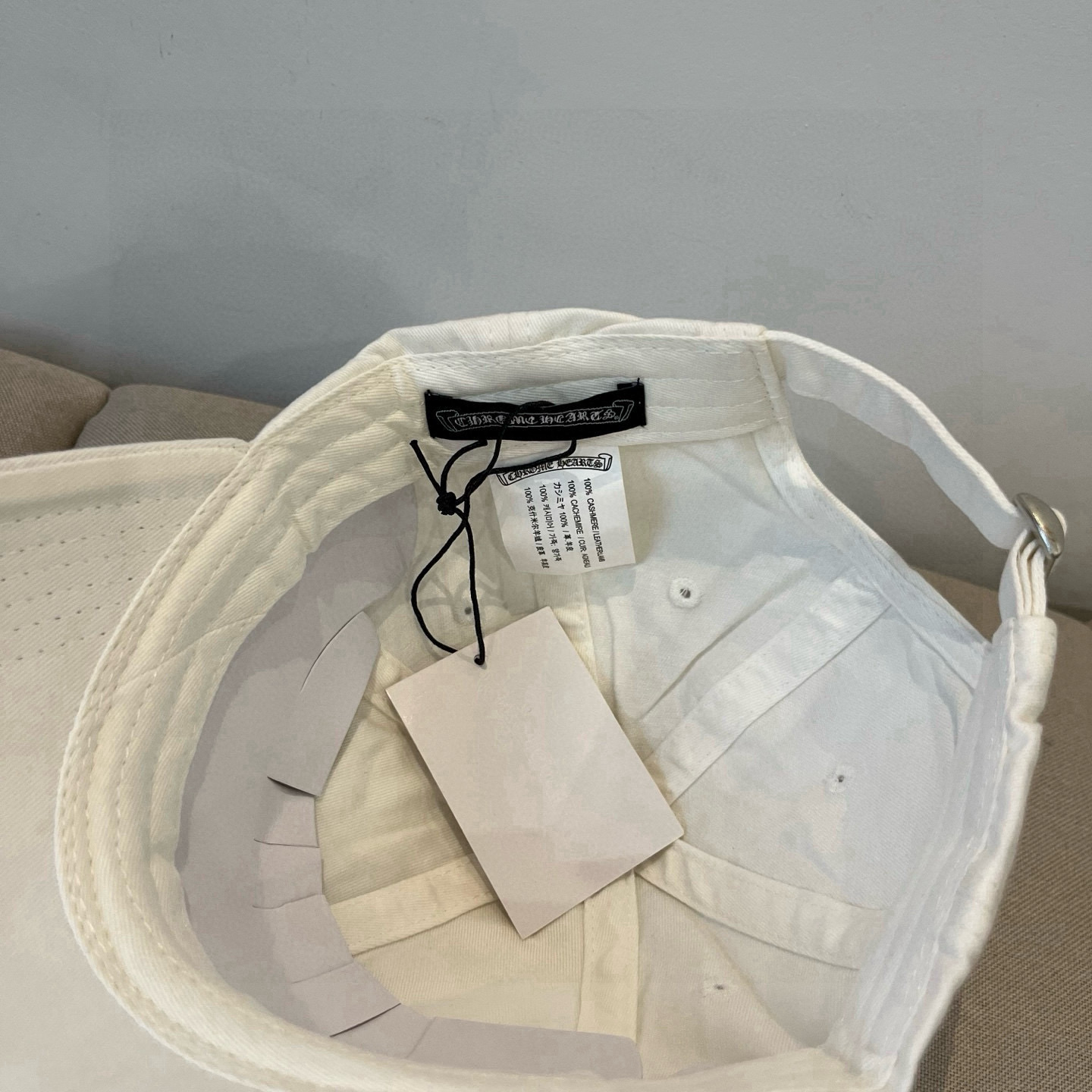  克罗心最新时尚前卫的休闲设计风格，戴上头就是这样好看看哦，做工精细，男女同款！