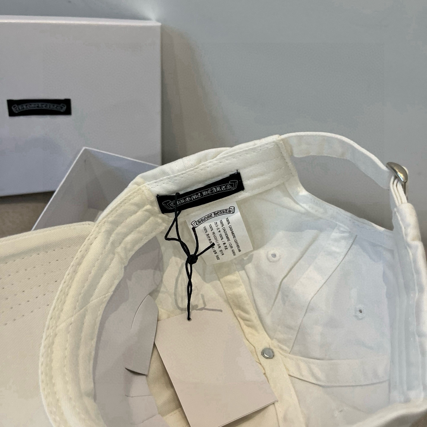  克罗心最新时尚前卫的休闲设计风格，戴上头就是这样好看看哦，做工精细，男女同款！